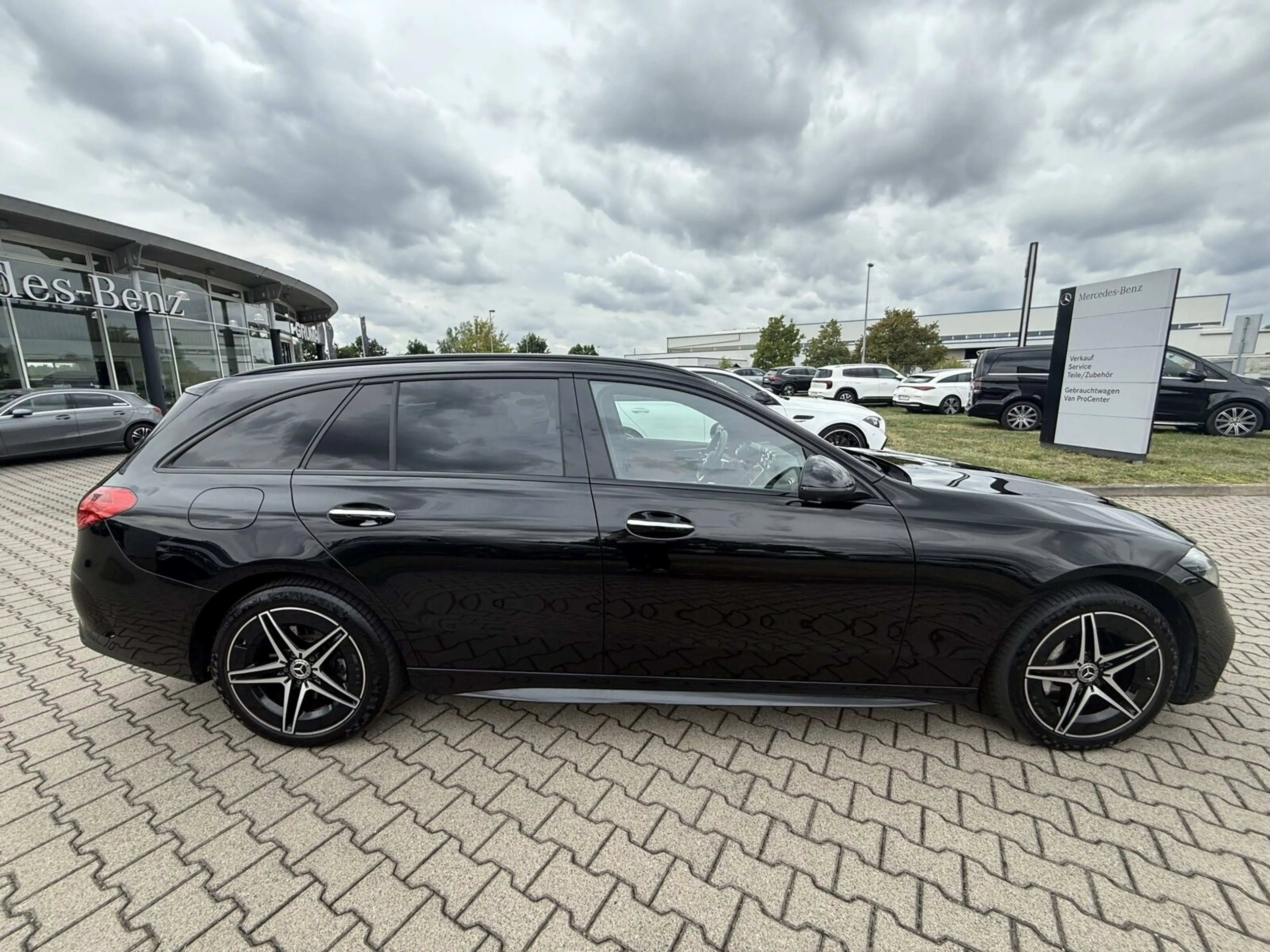 Mercedes-Benz C 300 C 300 e T-Modell AMG*Pano*Digi*HeadUp*Memory*360 — photo 4