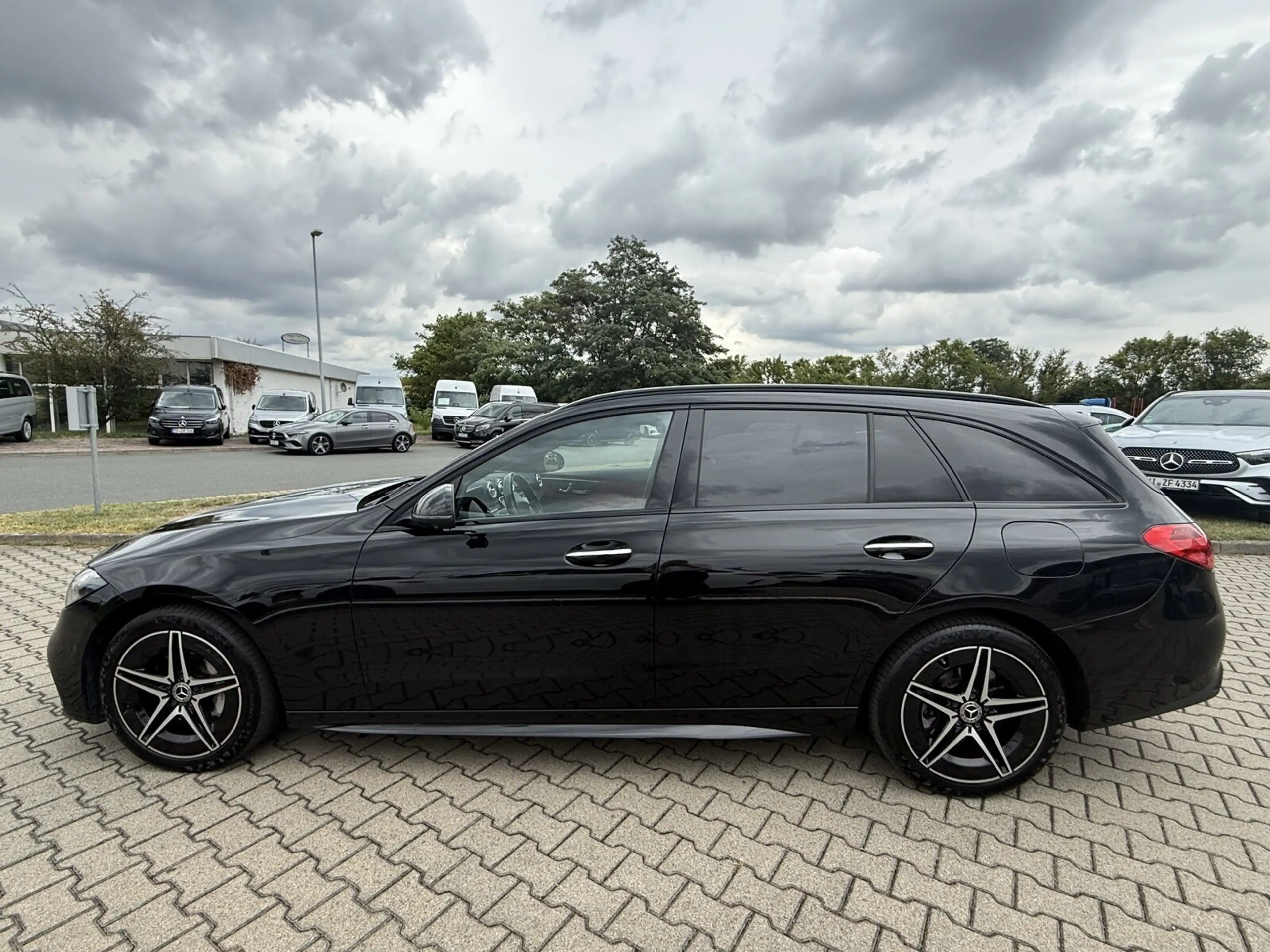 Mercedes-Benz C 300 C 300 e T-Modell AMG*Pano*Digi*HeadUp*Memory*360 — photo 9