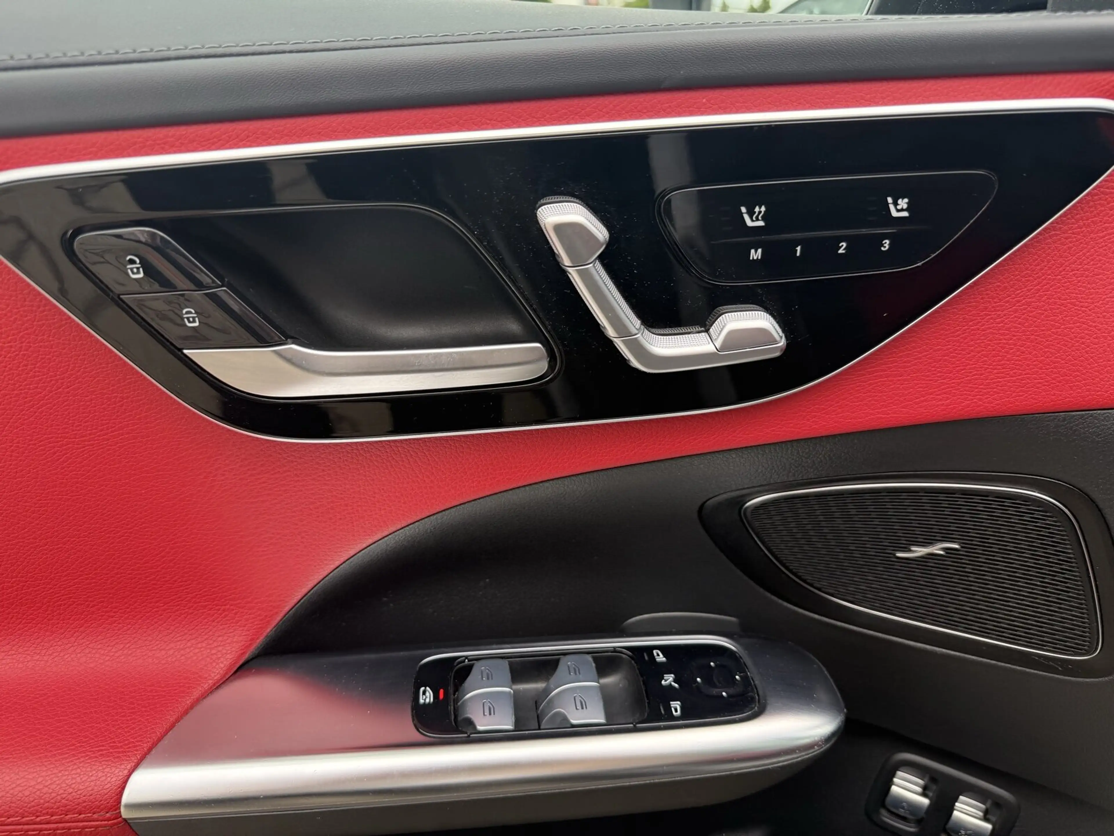 Mercedes-Benz C 300 C 300 e T-Modell AMG*Pano*Digi*HeadUp*Memory*360 — photo 13