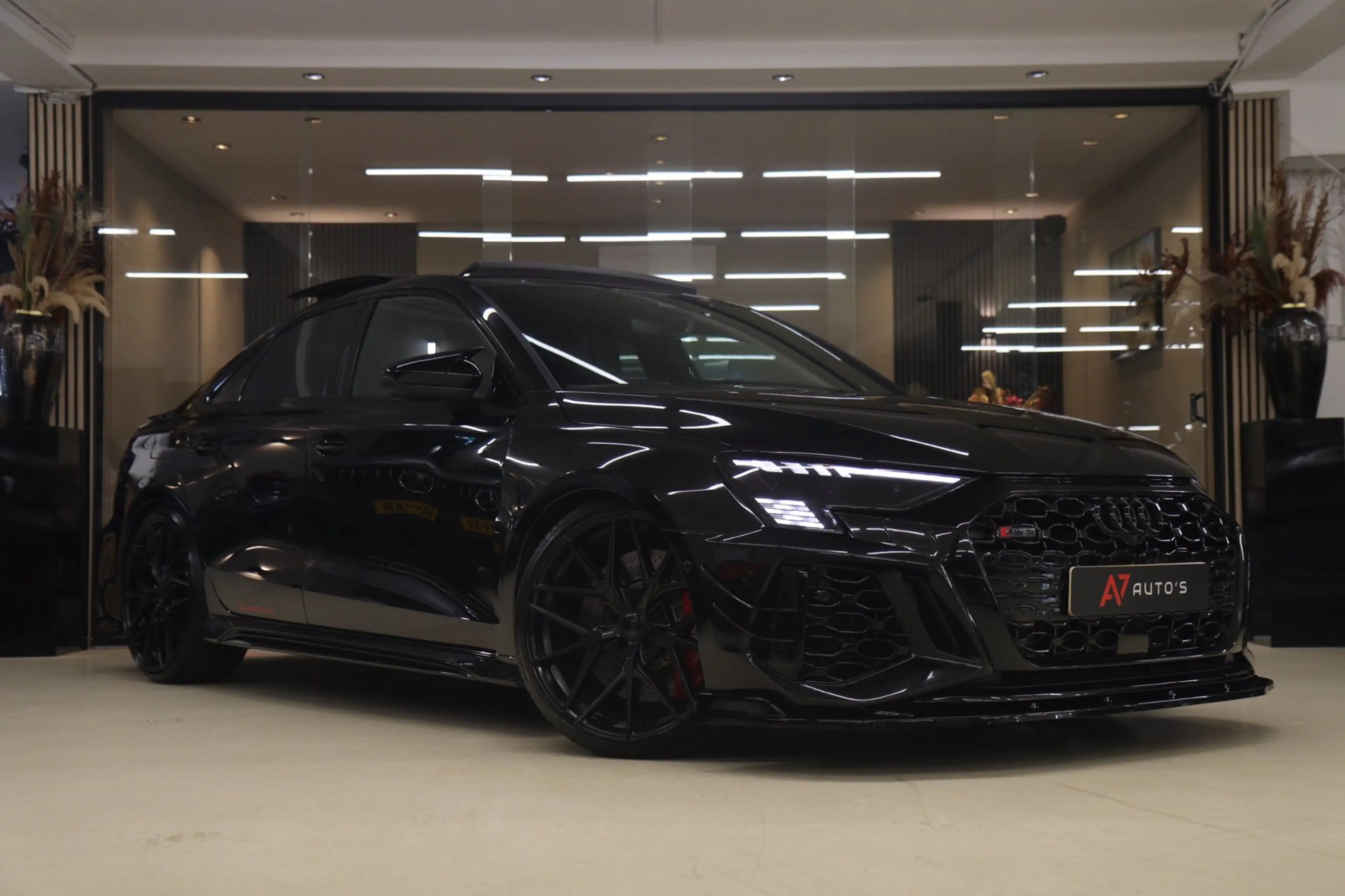 Audi RS3 Limousine 2.5 TFSI RS 3 quattro PANO/400PK/PERFORM — photo 3