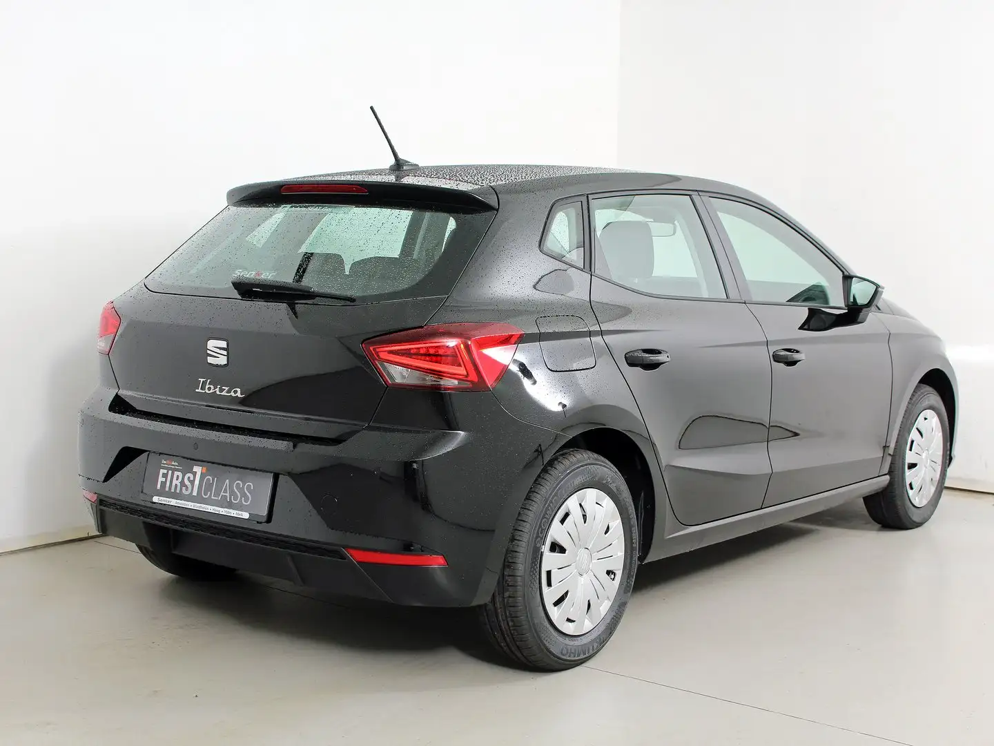 SEAT Ibiza Reference Edition 1.0 Schwarz - 2