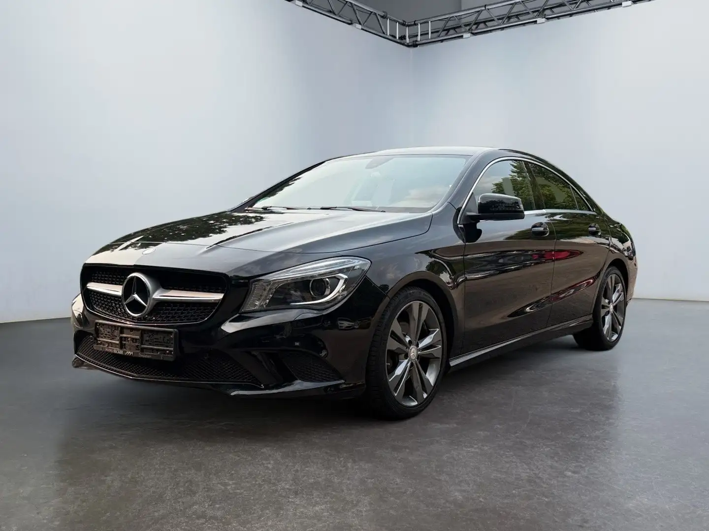 Mercedes-Benz CLA 180 CLA -Klasse CLA 180 Noir - 1