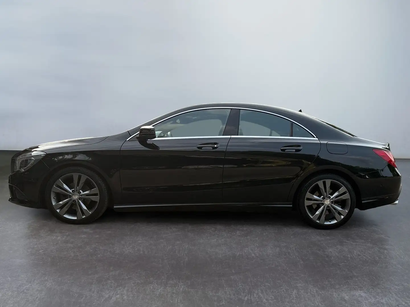 Mercedes-Benz CLA 180 CLA -Klasse CLA 180 Noir - 2