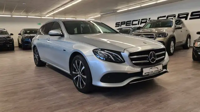 Mercedes-Benz E 300 de T ASSISTS HUD AHK BURMESTER