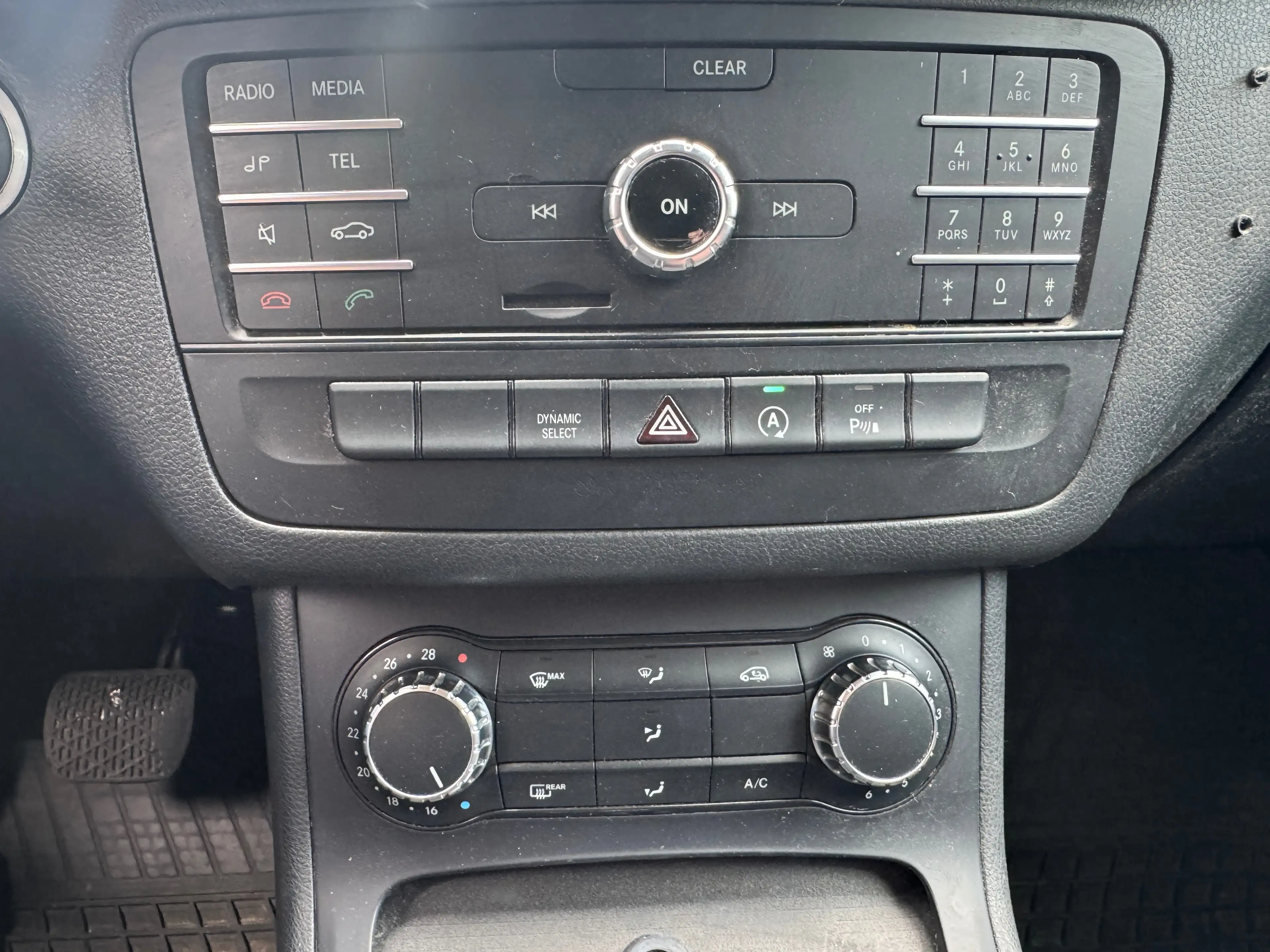 Mercedes-Benz B 220 B 220 CDI — photo 14