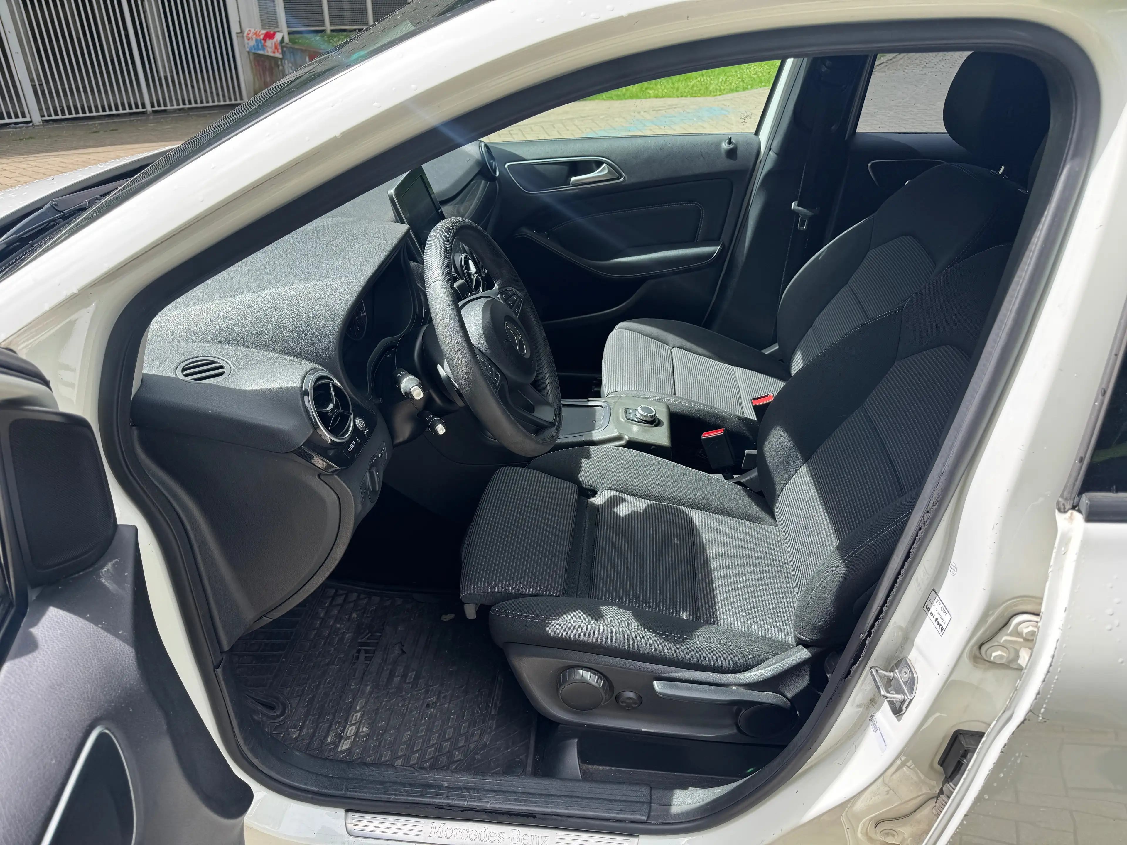 Mercedes-Benz B 220 B 220 CDI — photo 8