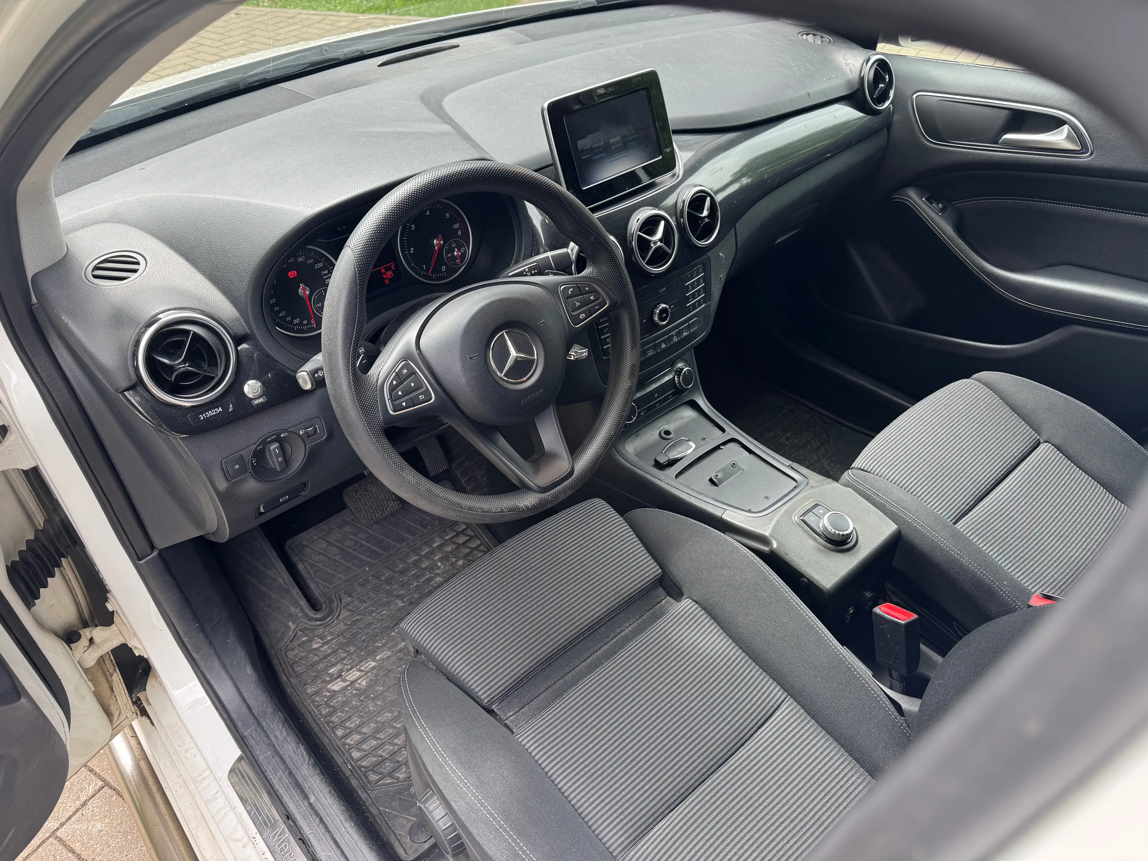 Mercedes-Benz B 220 B 220 CDI — photo 9