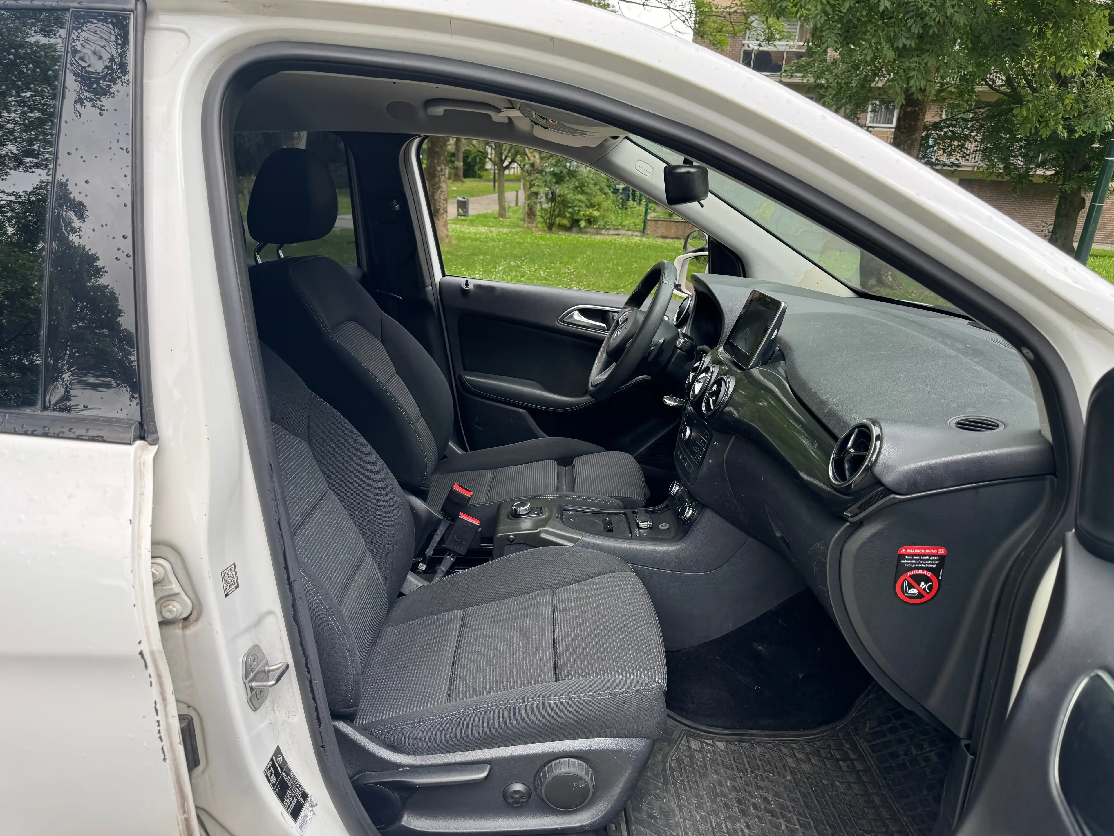 Mercedes-Benz B 220 B 220 CDI — photo 11