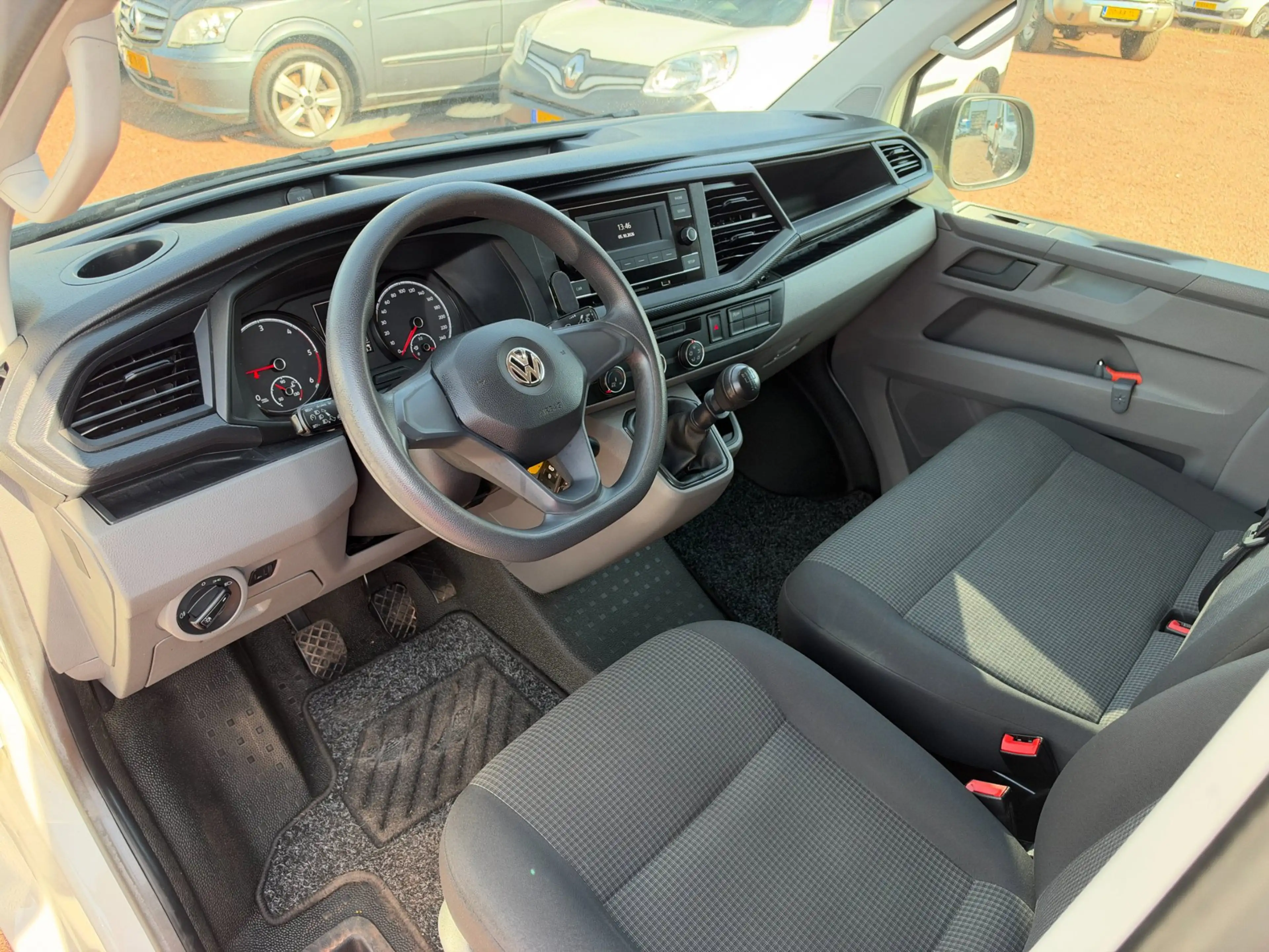Volkswagen Transporter 2.0 TDI L1H1 Airco / Cruise / Imperiaal — photo 5