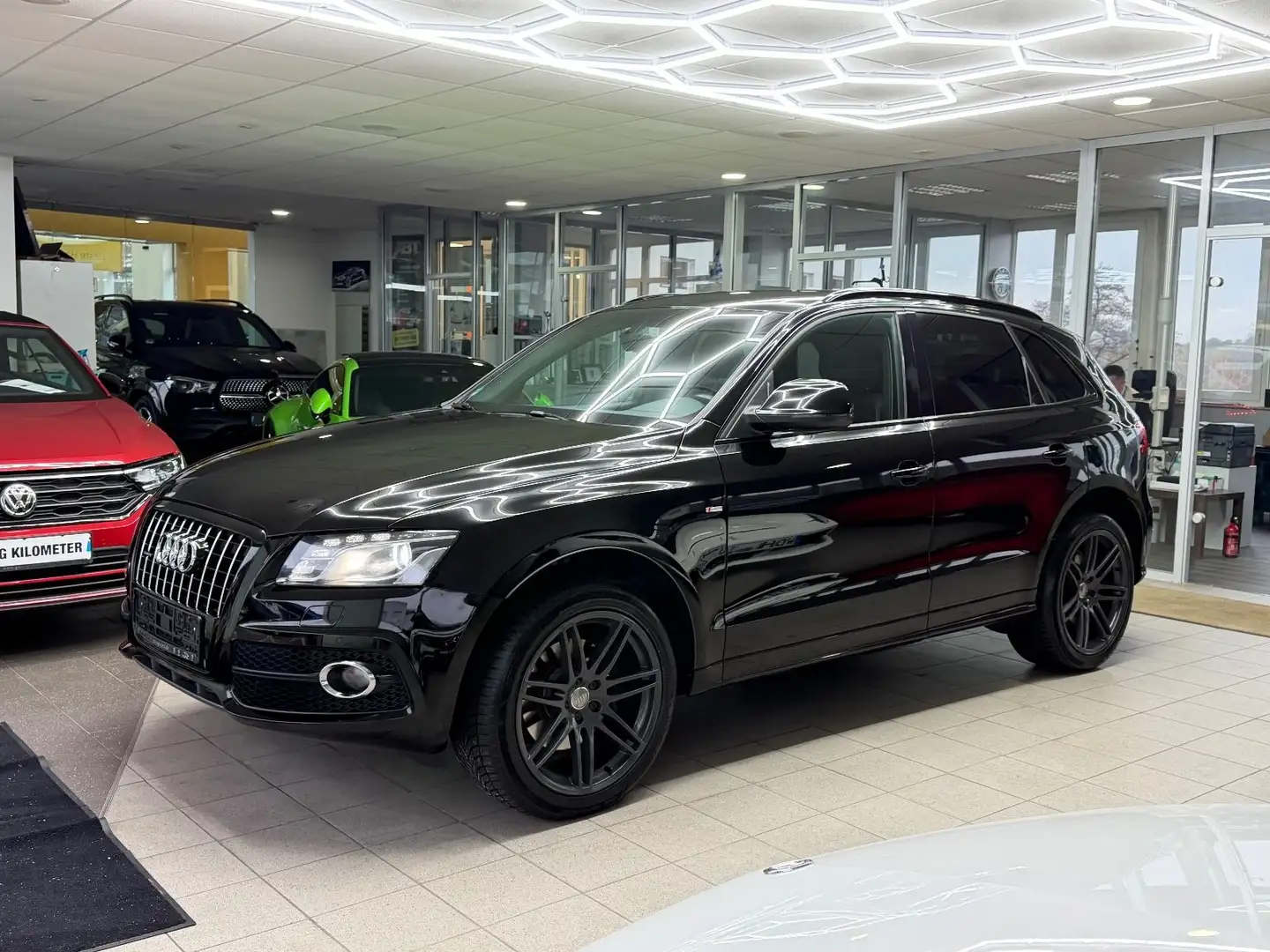 Audi Q5 3.0 TDI quattro S line Plus MMI Navi Xenon Schwarz - 1