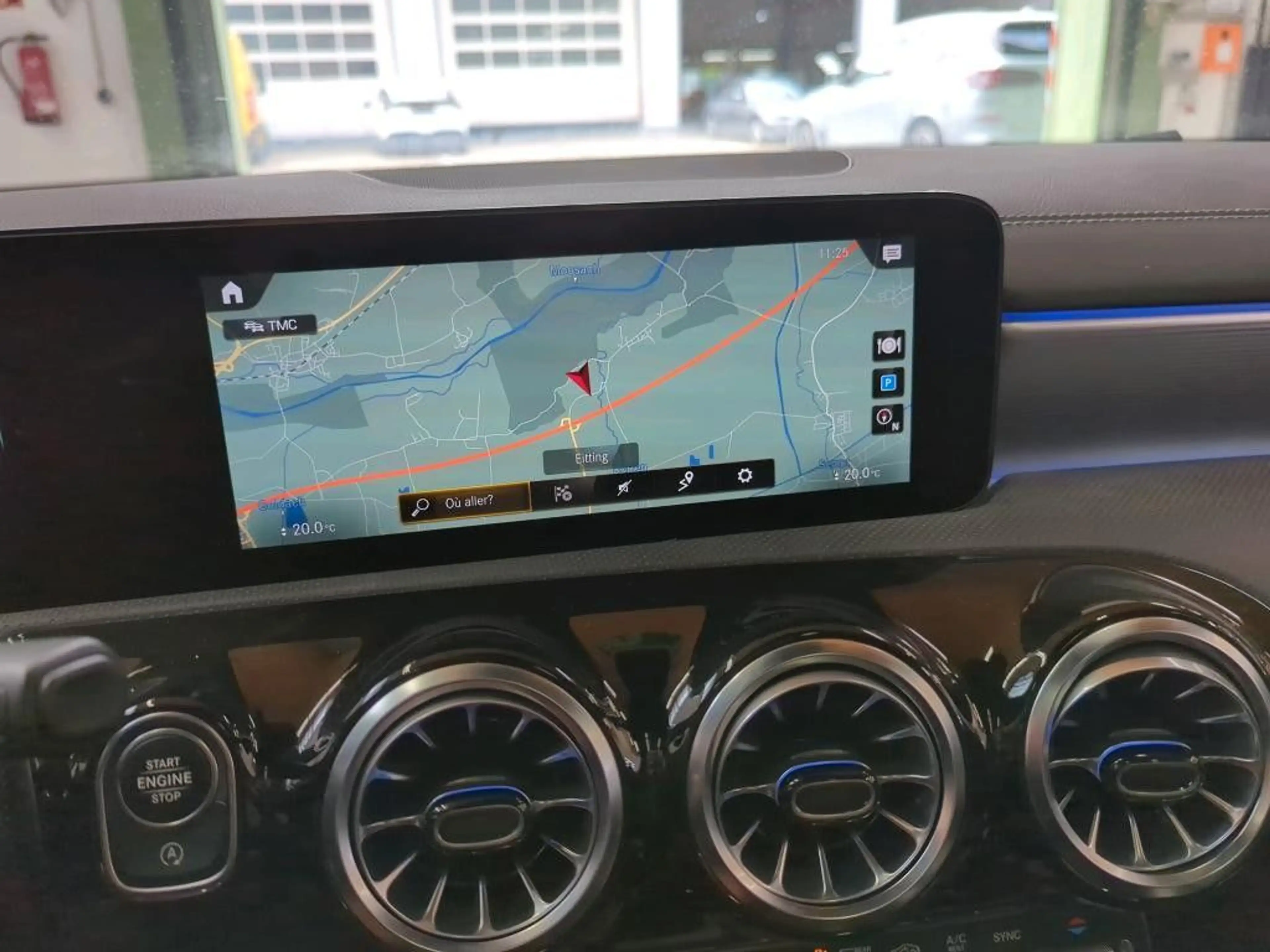 Mercedes-Benz CLA 220 d AMG Line Pano 360° Distronic Leder — photo 9