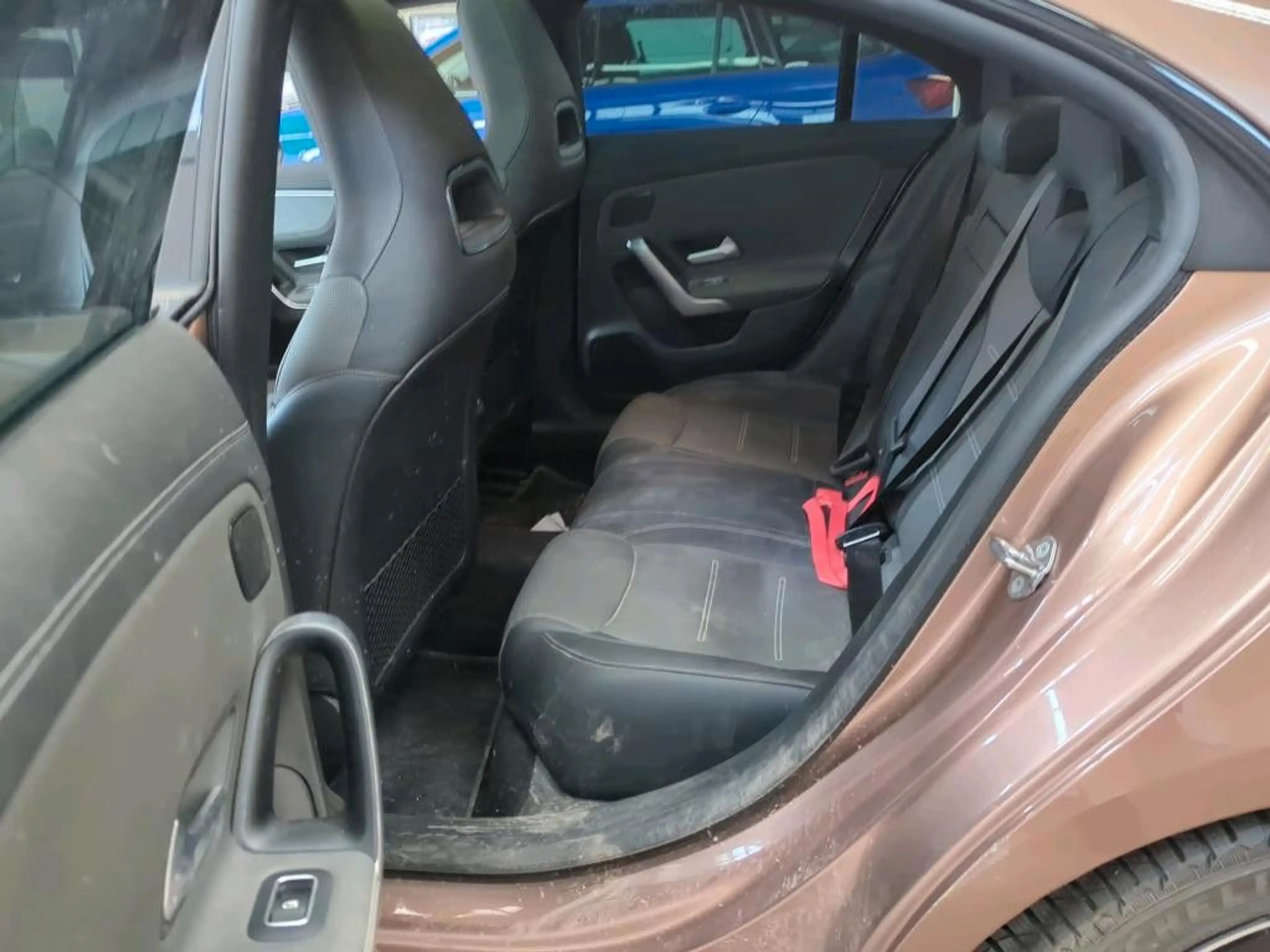 Mercedes-Benz CLA 220 d AMG Line Pano 360° Distronic Leder — photo 11