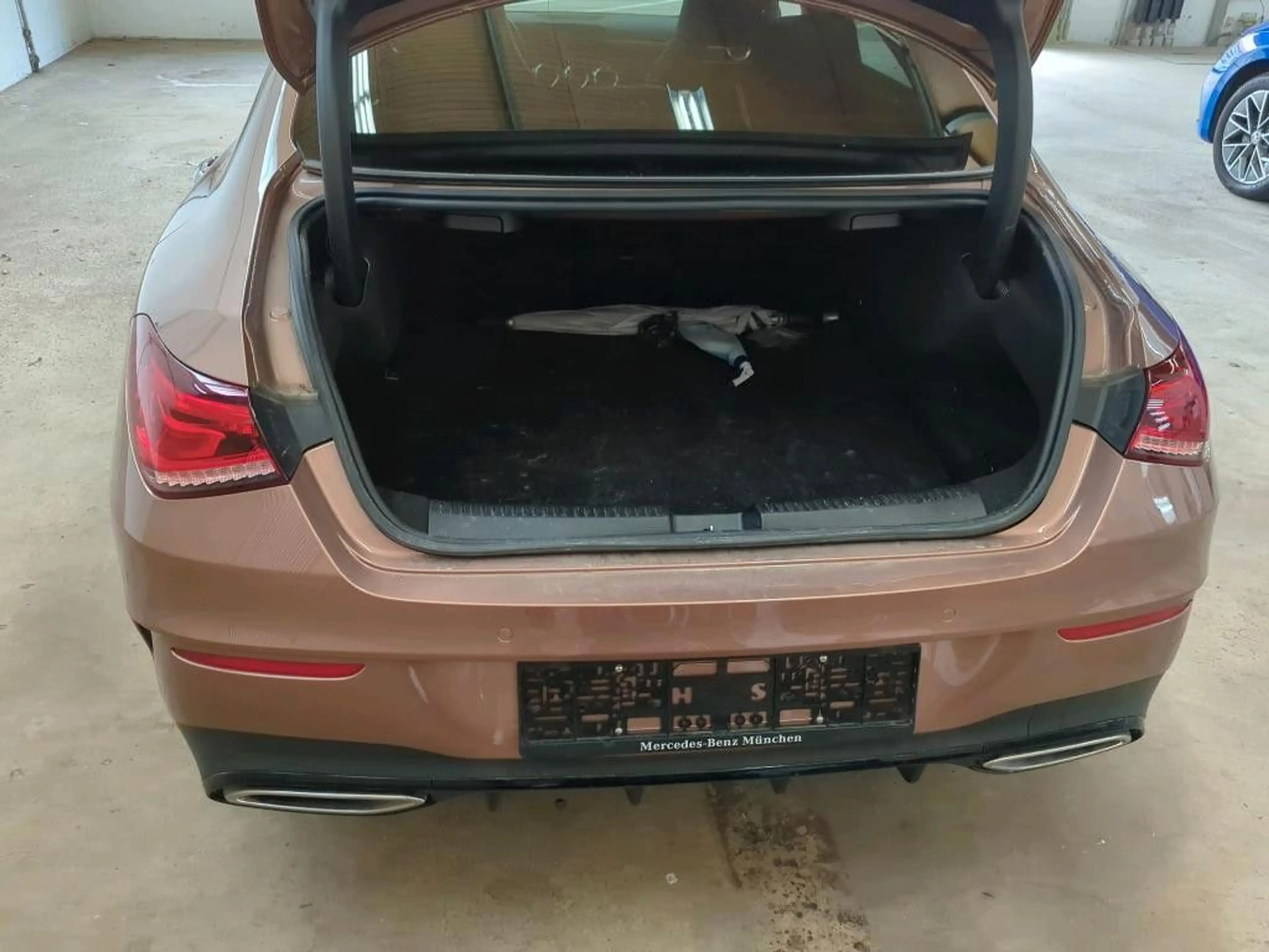 Mercedes-Benz CLA 220 d AMG Line Pano 360° Distronic Leder — photo 12