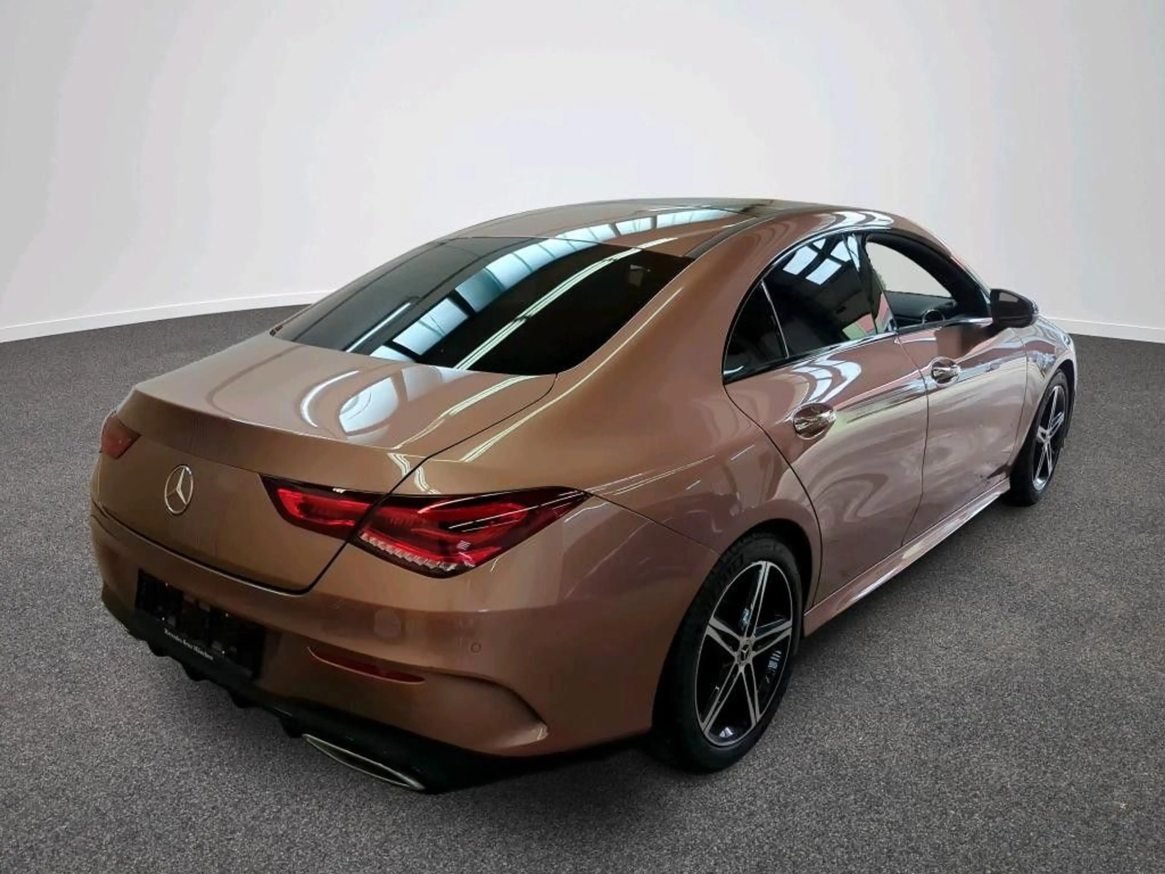 Mercedes-Benz CLA 220 d AMG Line Pano 360° Distronic Leder — photo 3