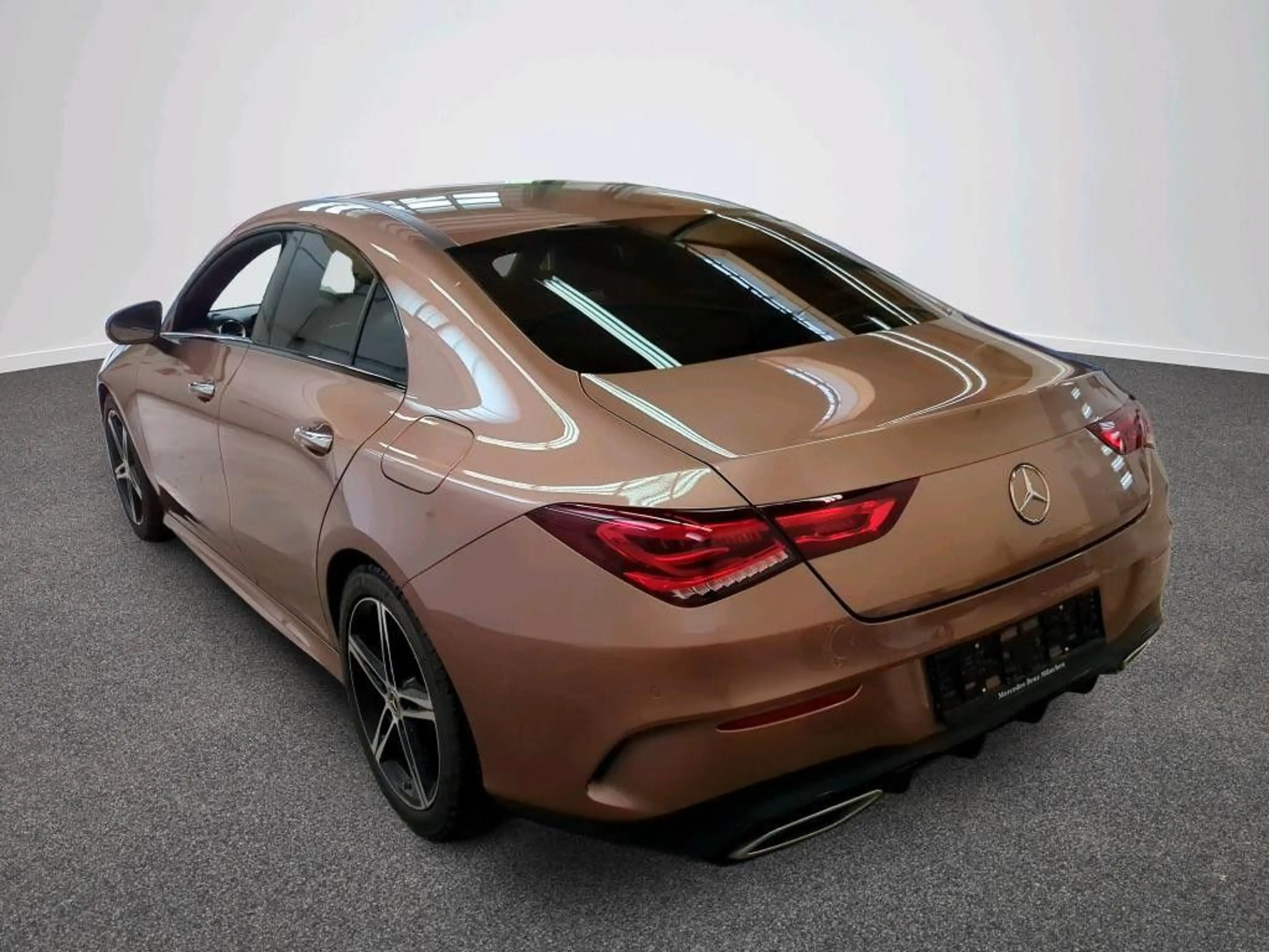Mercedes-Benz CLA 220 d AMG Line Pano 360° Distronic Leder — photo 4