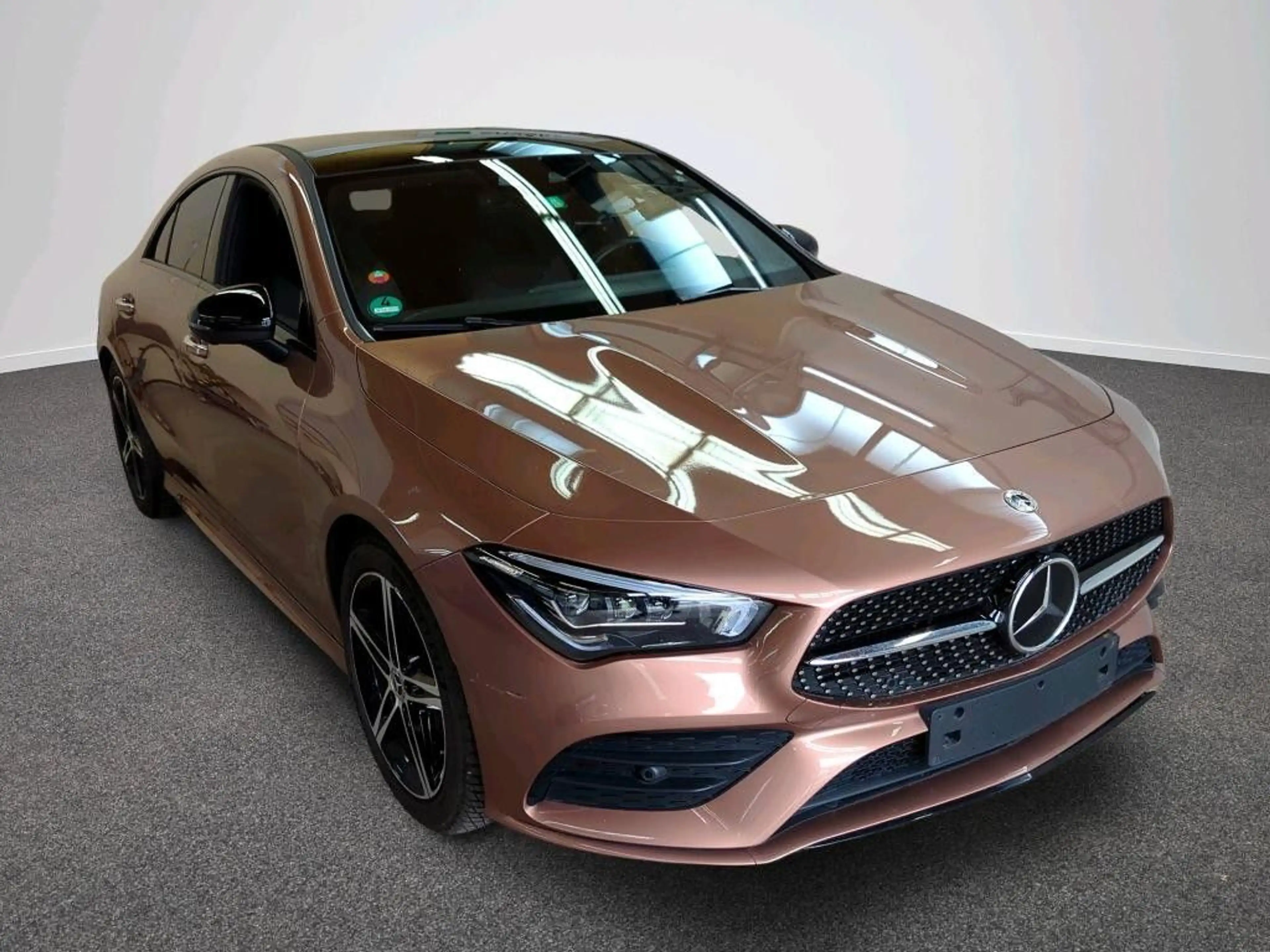 Mercedes-Benz CLA 220 d AMG Line Pano 360° Distronic Leder — photo 2