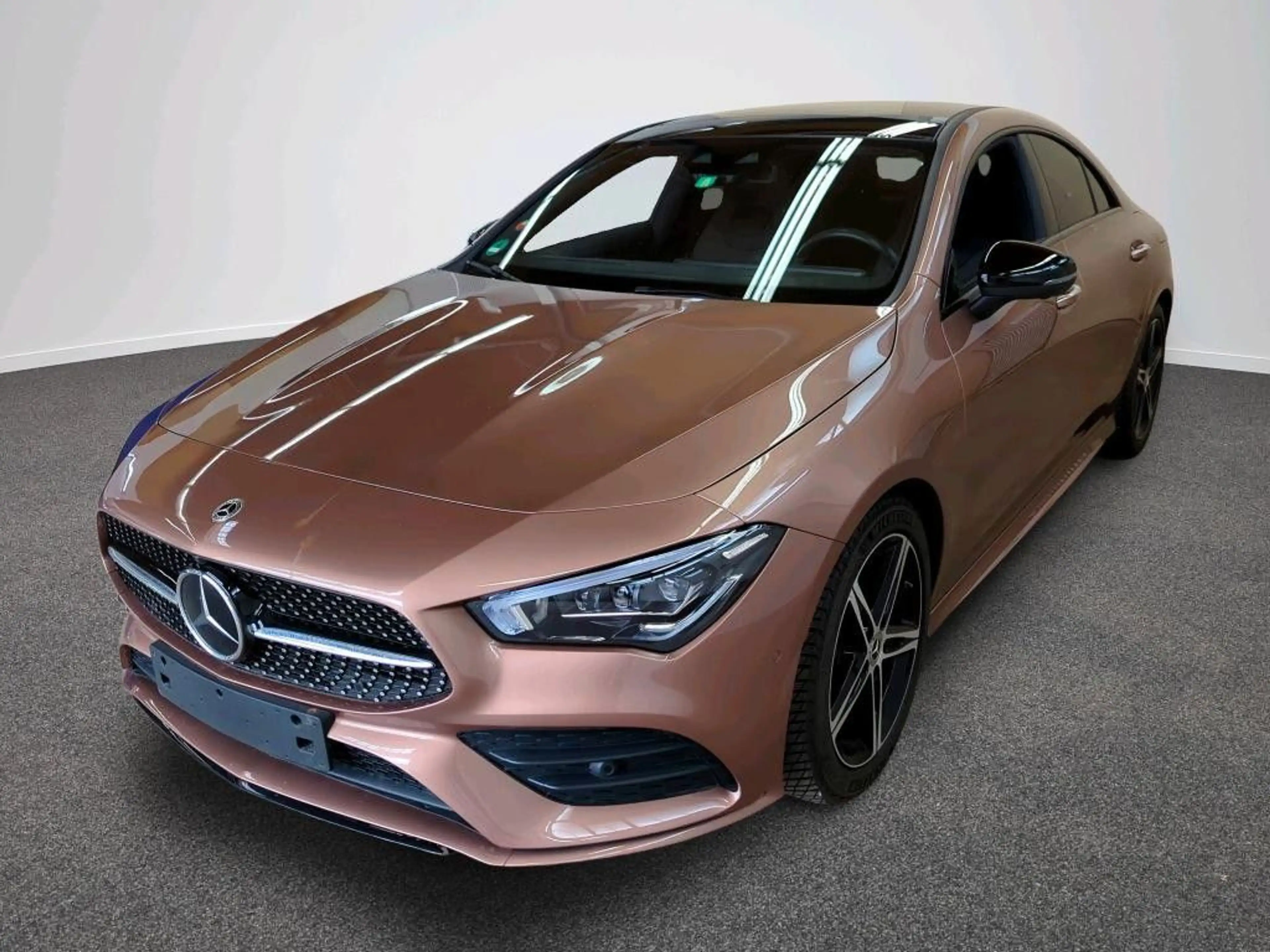 Mercedes-Benz CLA 220 d AMG Line Pano 360° Distronic Leder