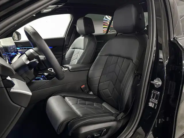 BMW 5 Series view 9