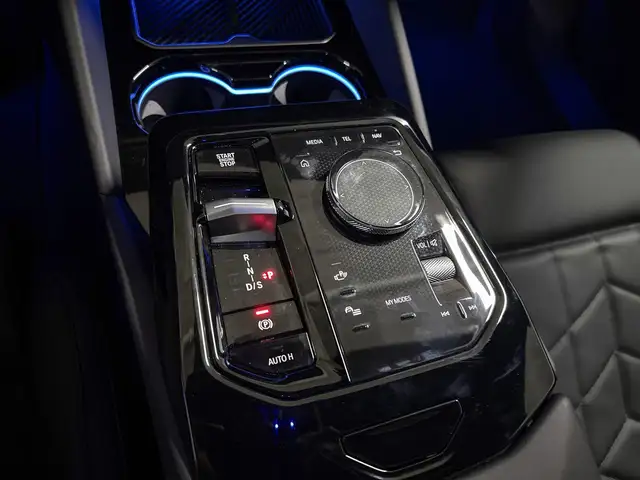 BMW 5 Series view 14