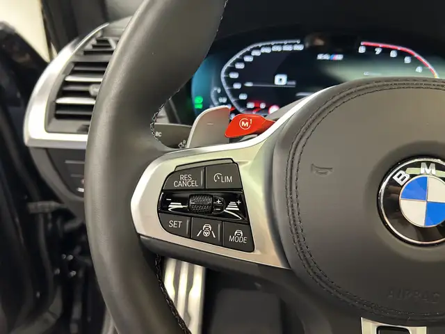 BMW X4 M view 27