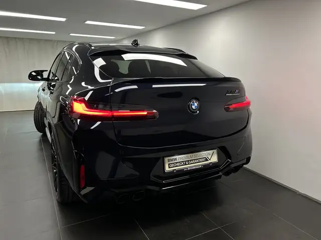 BMW X4 M view 10