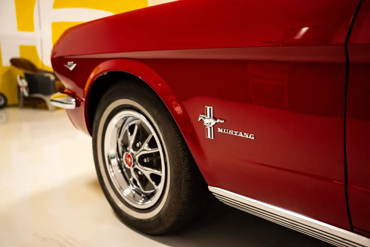Ford Mustang V8 289 cabriolet, foto 3