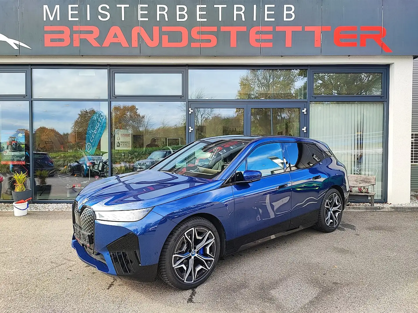 BMW iX xDrive50 Bleu - 1