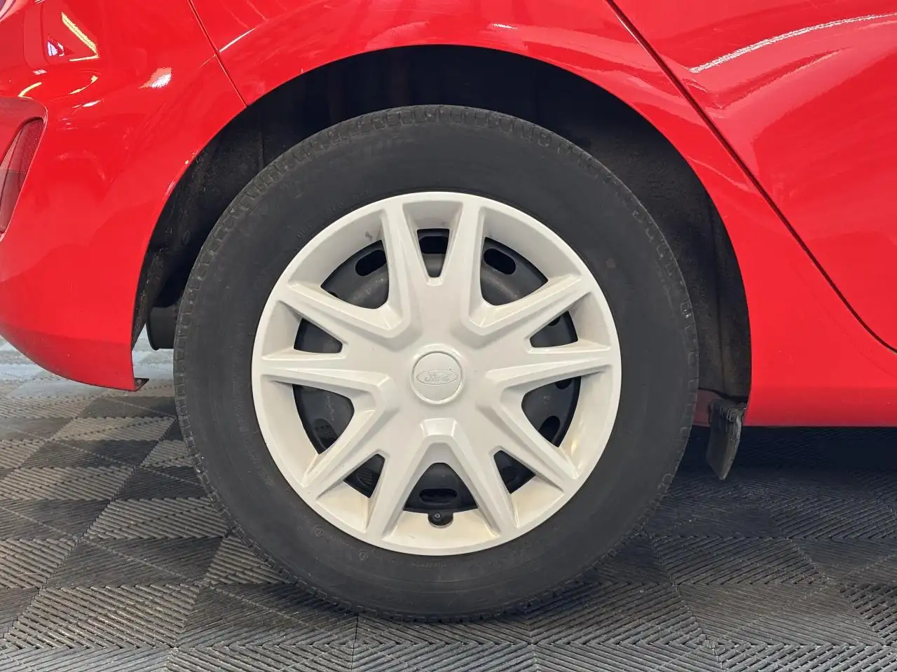 Ford Fiesta 5 portes — photo 22