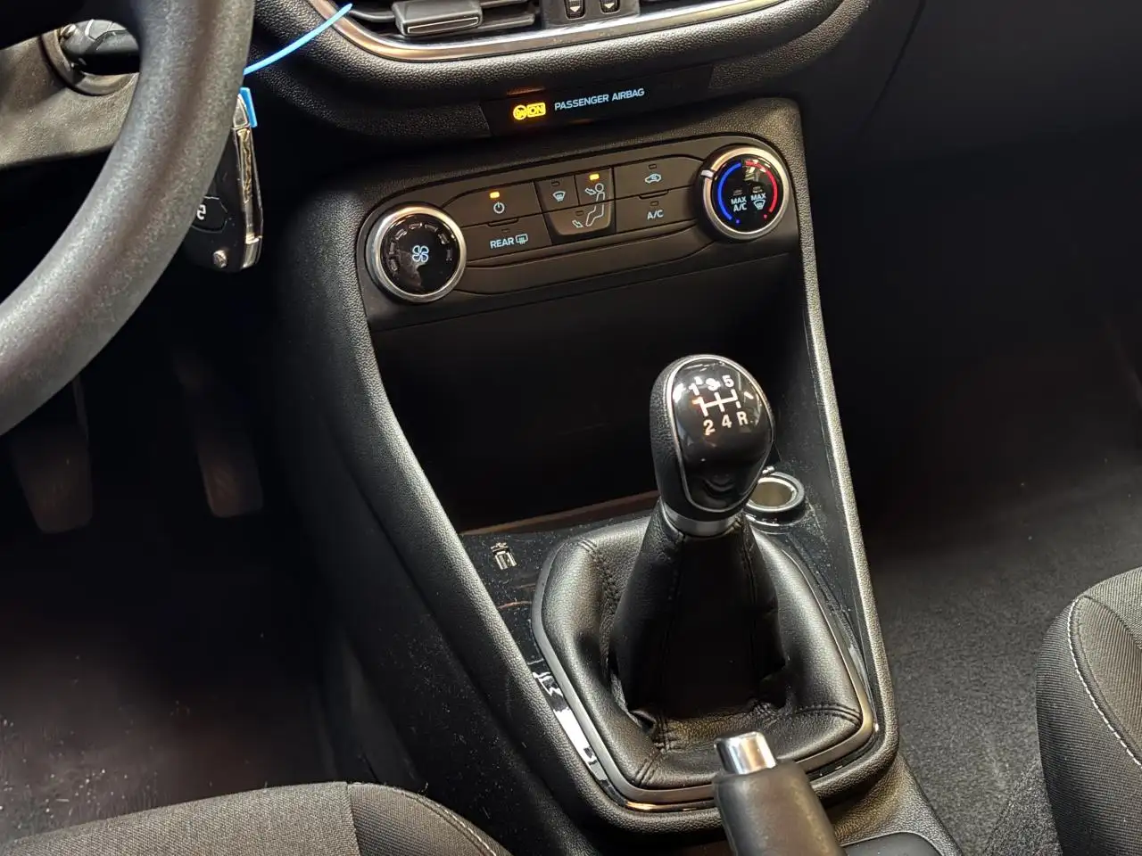 Ford Fiesta 5 portes — photo 16