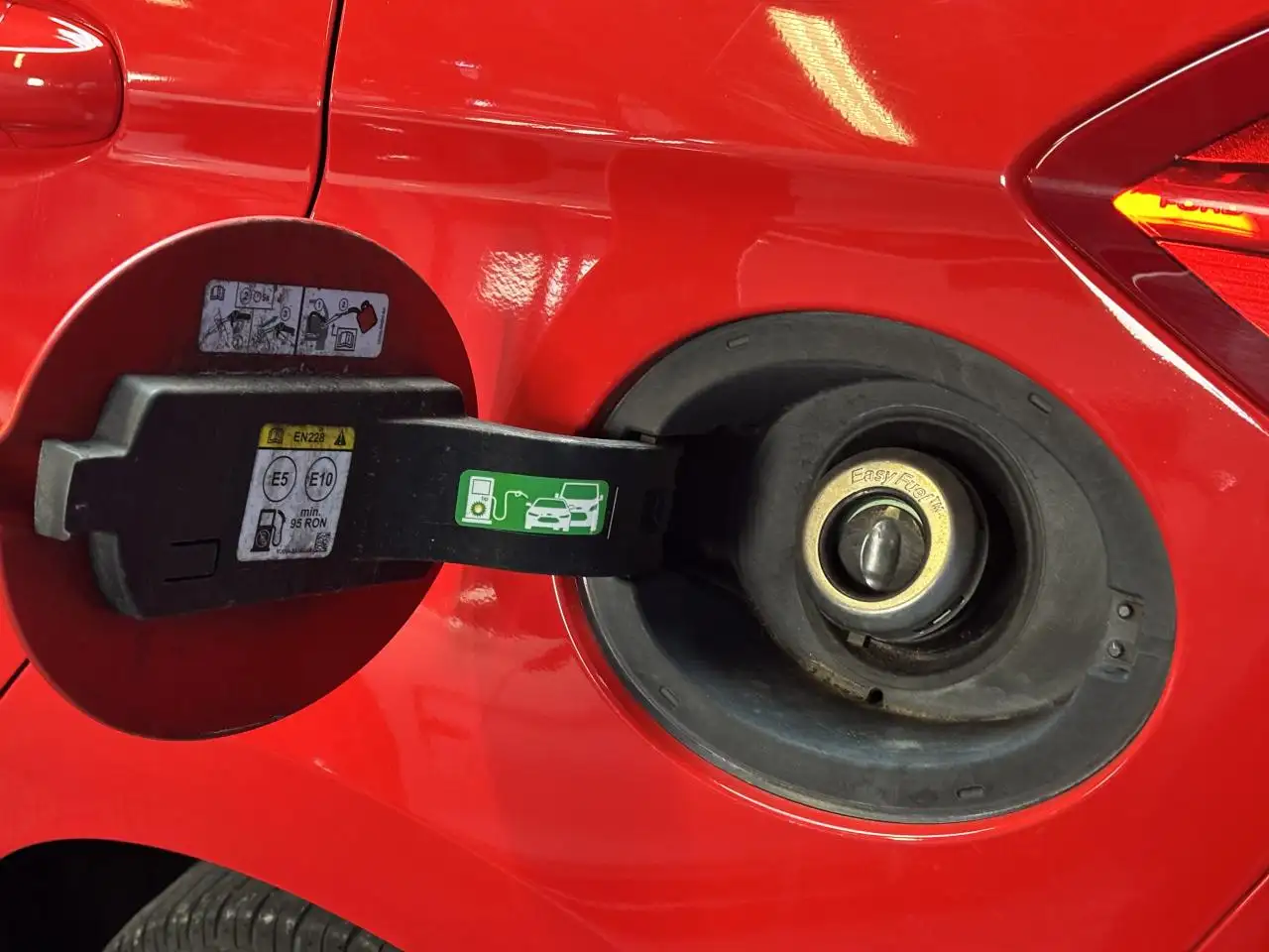 Ford Fiesta 5 portes — photo 26