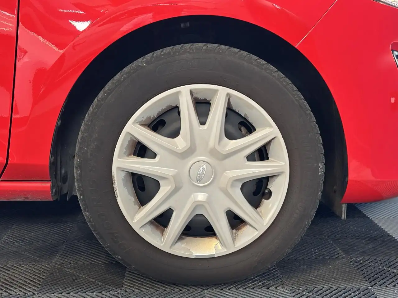 Ford Fiesta 5 portes — photo 21