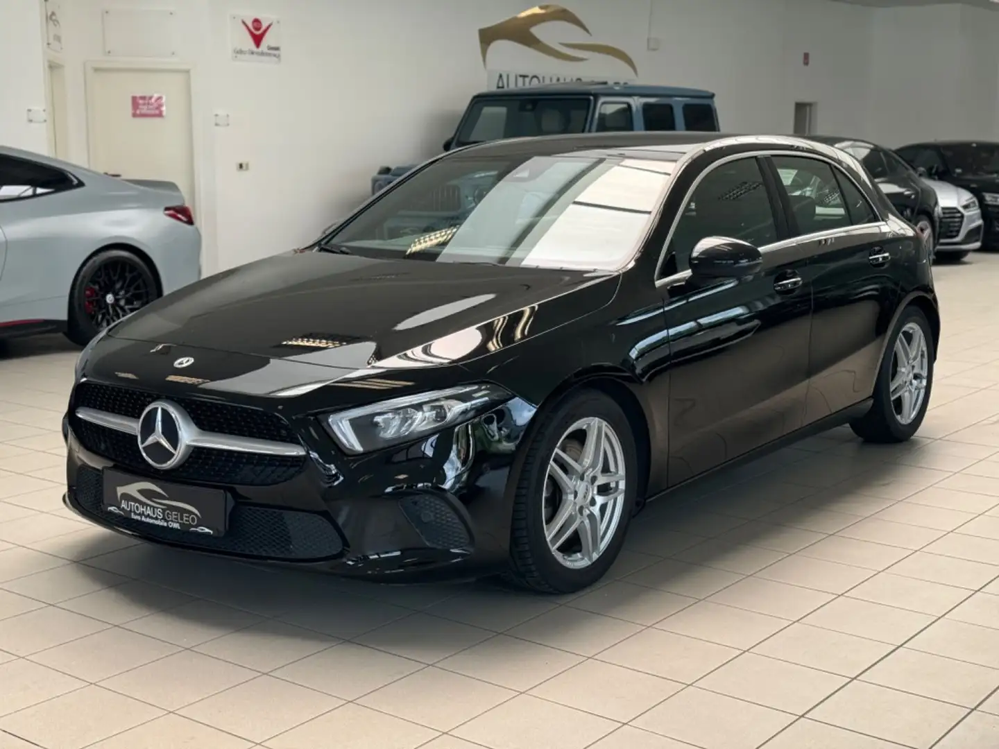 Mercedes-Benz A 220 d /AHK/LED/ACC/SPA/ Schwarz - 1