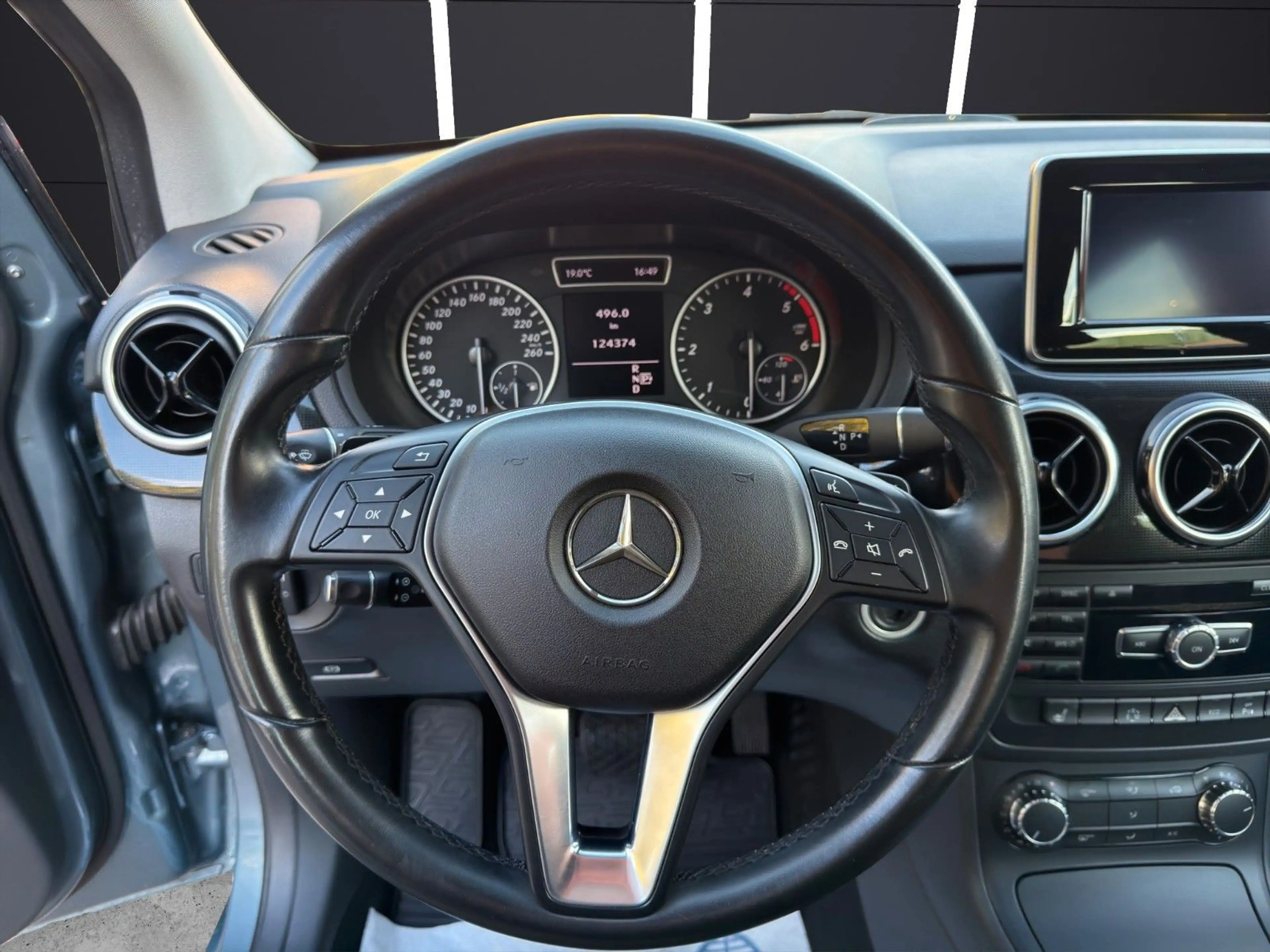 Mercedes-Benz B 220 B B 220 CDI/ AUTOMATIK / EURO 6 / GEPFLEGT — photo 15