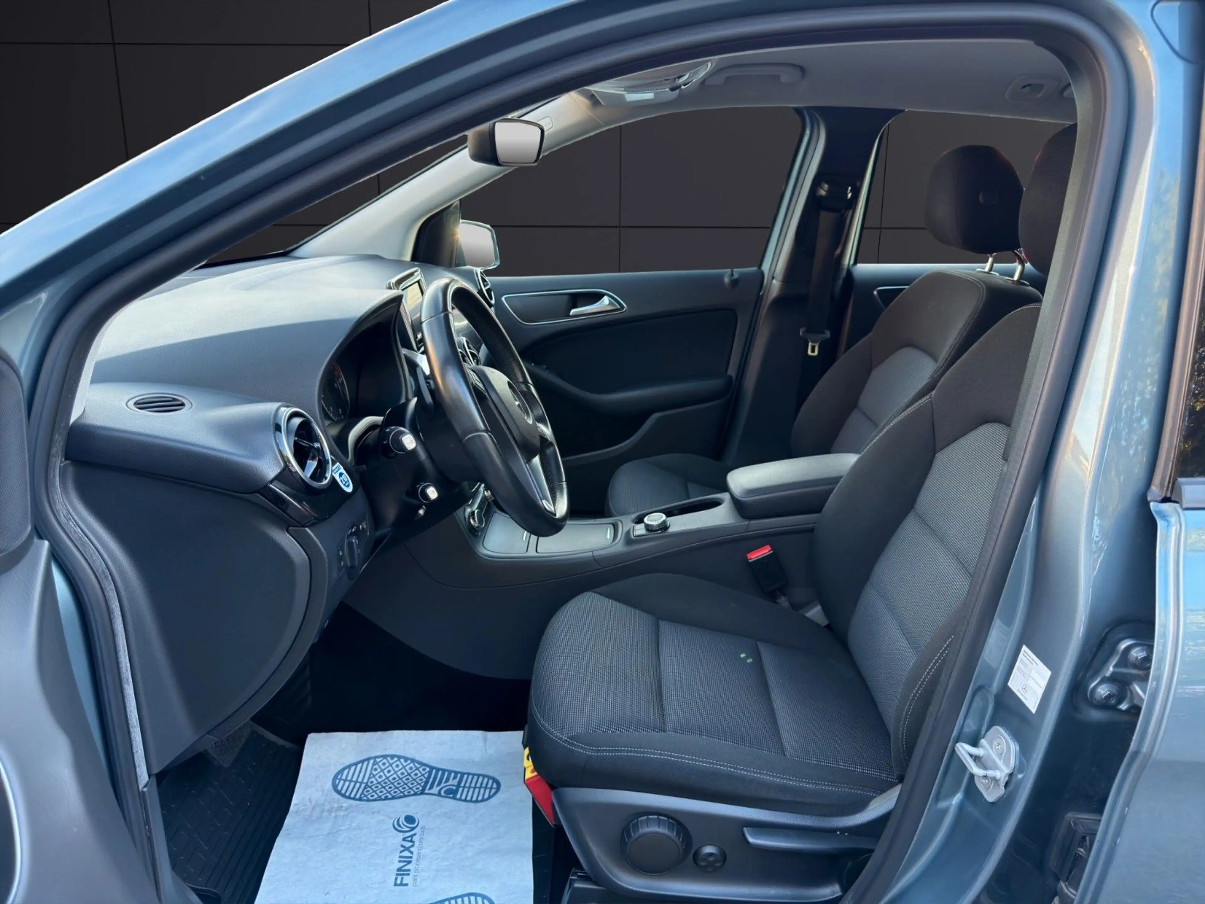 Mercedes-Benz B 220 B B 220 CDI/ AUTOMATIK / EURO 6 / GEPFLEGT — photo 10