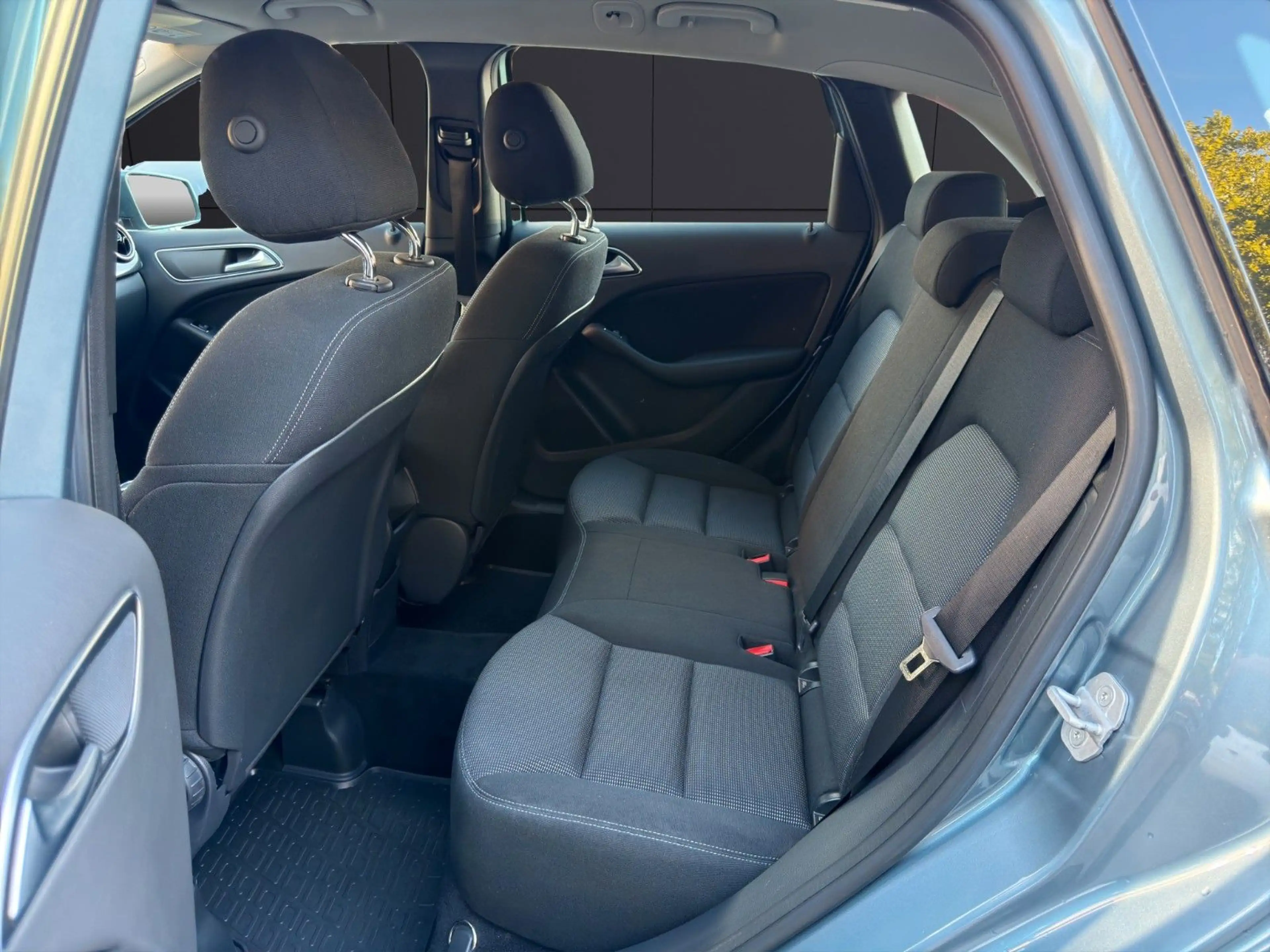 Mercedes-Benz B 220 B B 220 CDI/ AUTOMATIK / EURO 6 / GEPFLEGT — photo 12