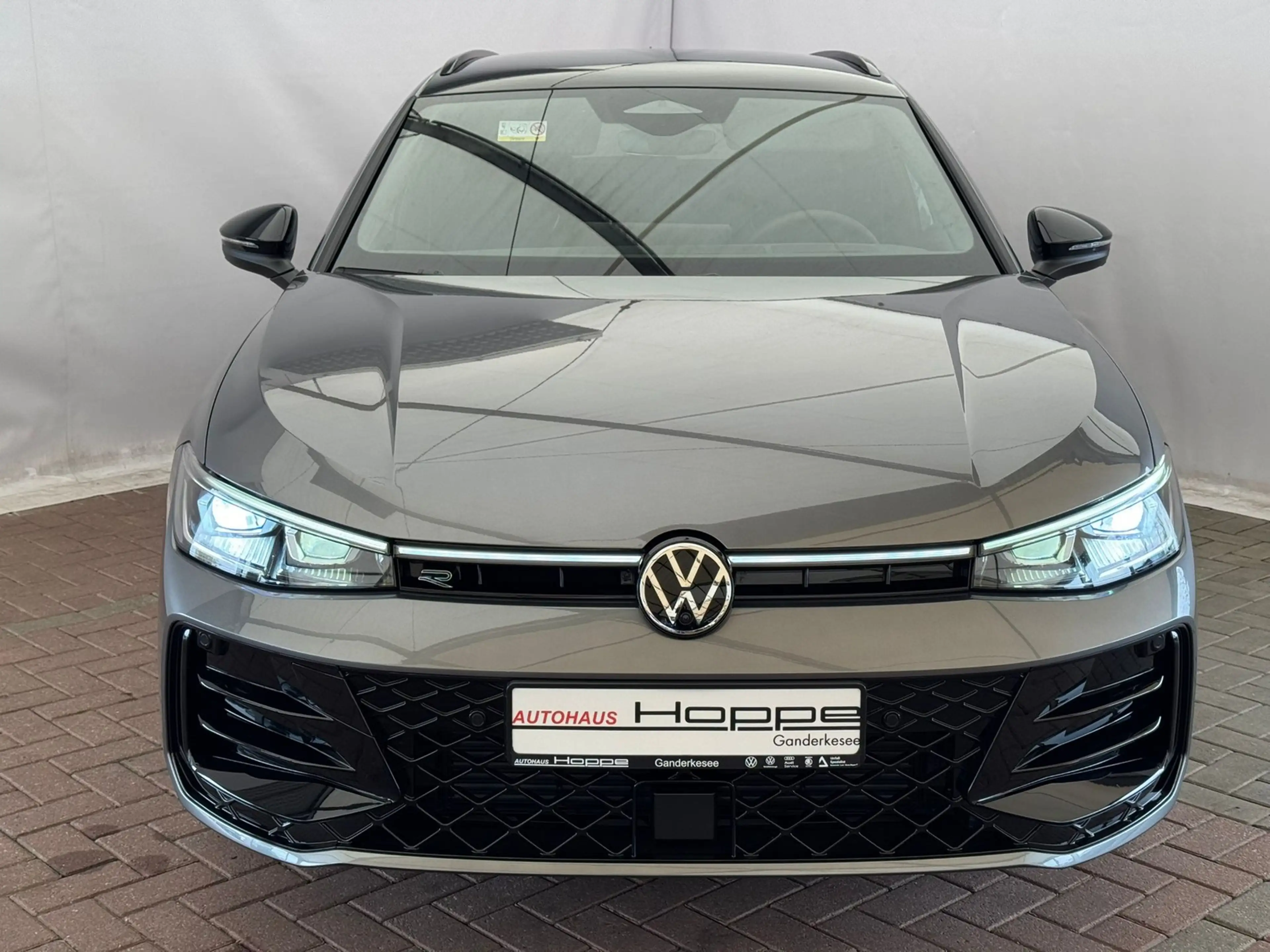 Volkswagen Passat R-LINE 2.0TDI DSG+AHK+HUD+MATRIX+RFK+DCC+ACC — photo 15