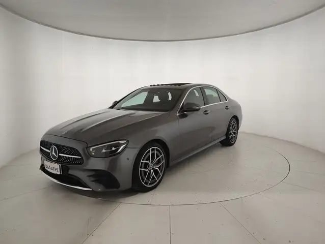 Mercedes-Benz 220 main image