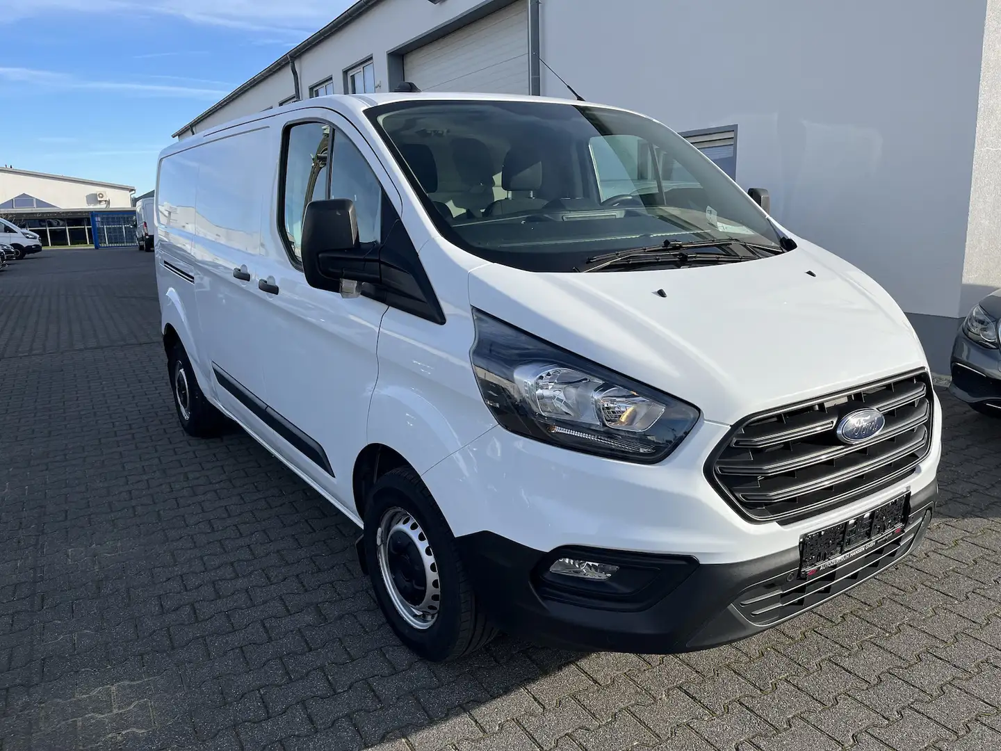 Ford Transit Custom Kasten L2H1 Trend 2.0 TDCI, EU 6 Weiß - 2
