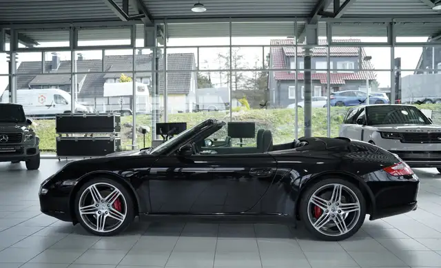 Porsche 911 view 9