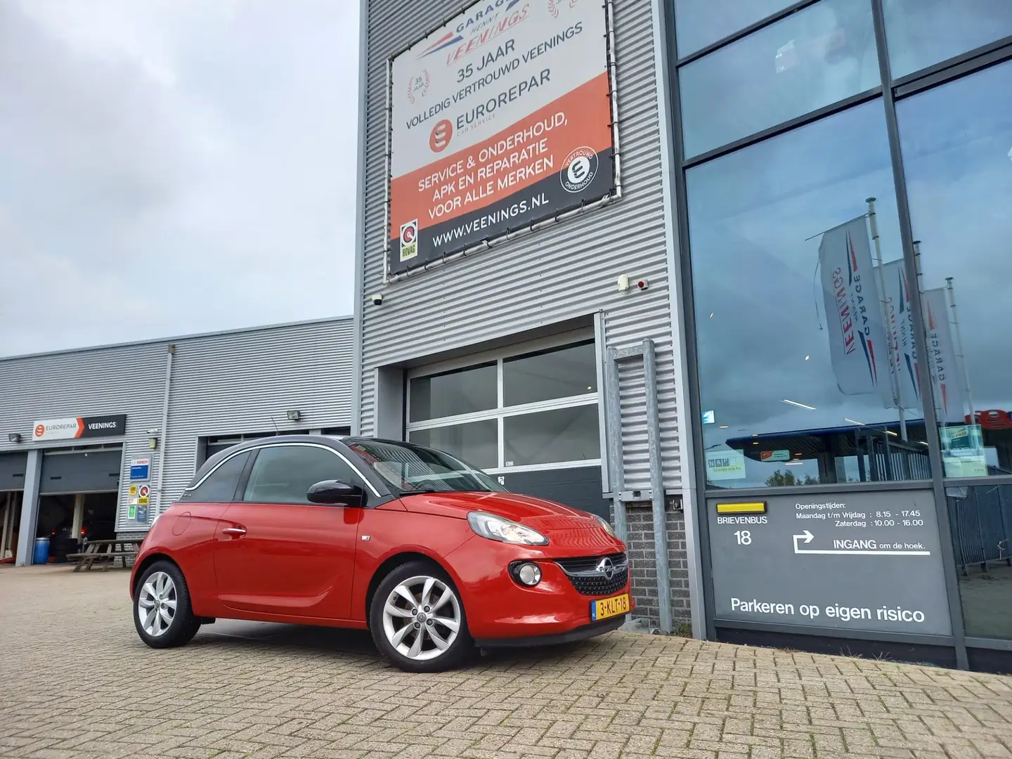 Opel Adam 1.4 Glam 101PK - GLAZEN DAK - PDC - LM VELGEN - Rood - 2