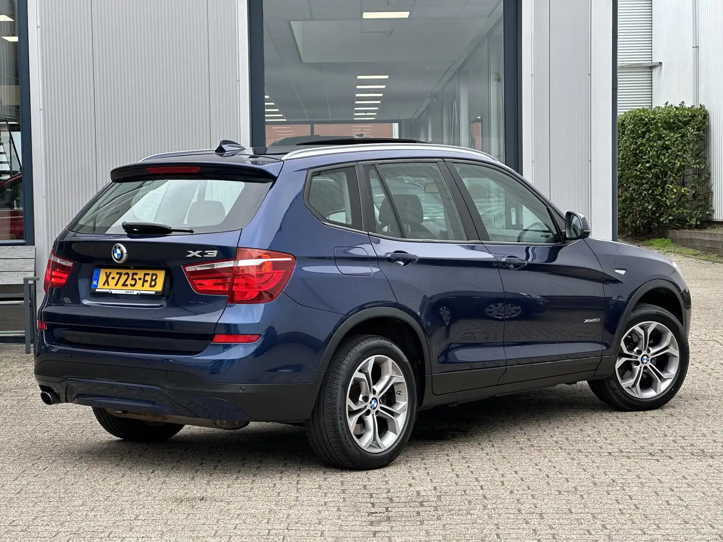 BMW X3 xDrive20i High Executive | Pano-Dak/Trekhaak/Camer Azul - 2