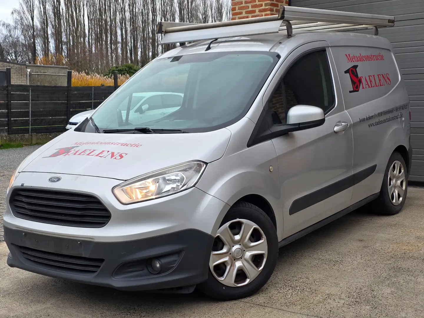 Ford Transit Courier 4.990EX - Benzine - 104.500 KM - 2014 Argent - 1
