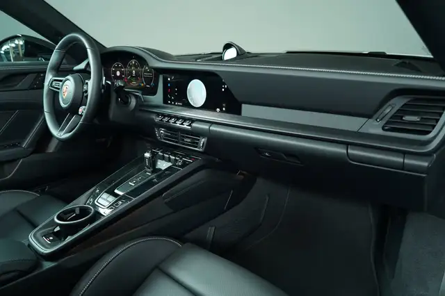 Porsche 911 Carrera GTS Cabriolet Ansicht 24