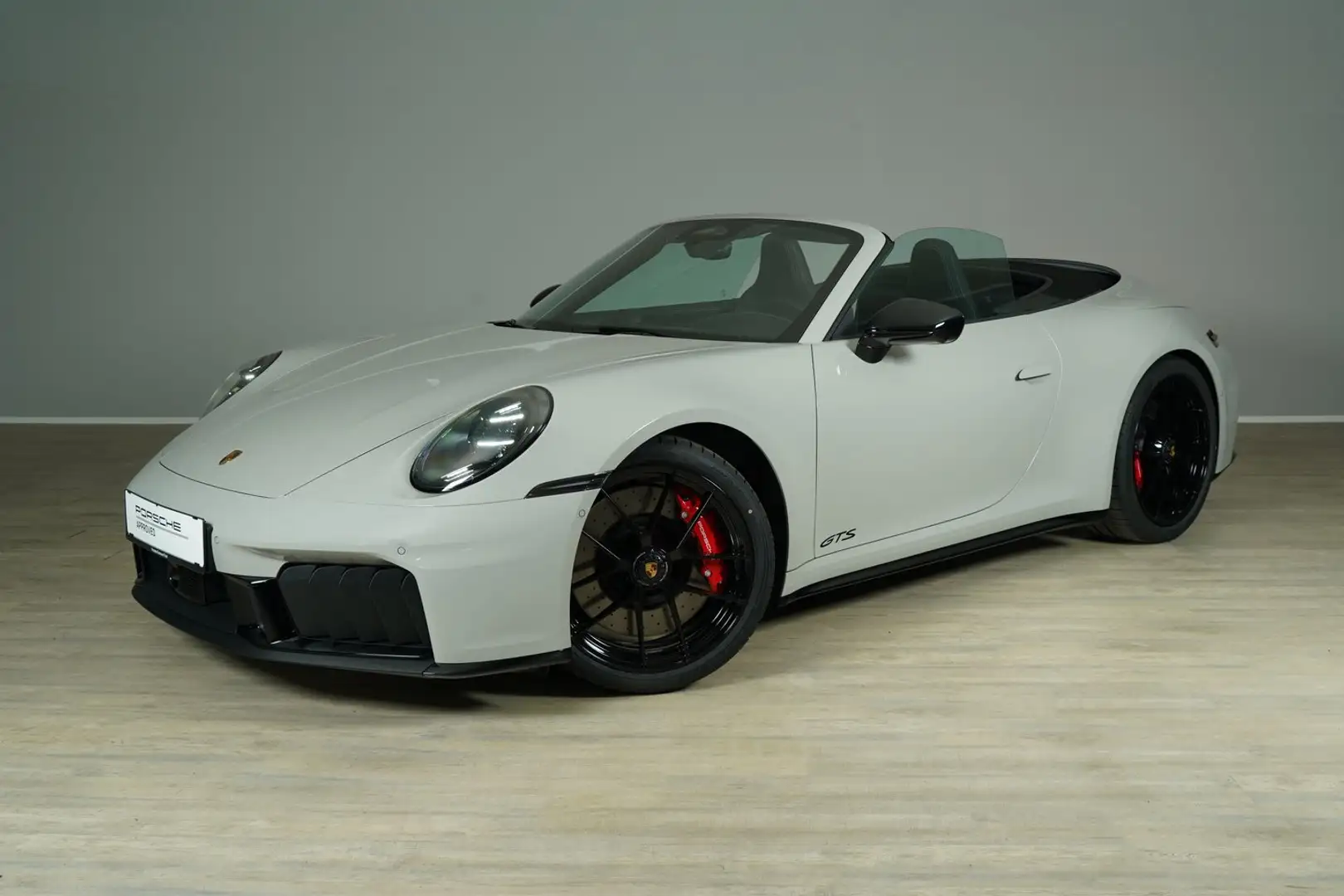 Porsche 911 Carrera GTS Cabriolet Grau - 2