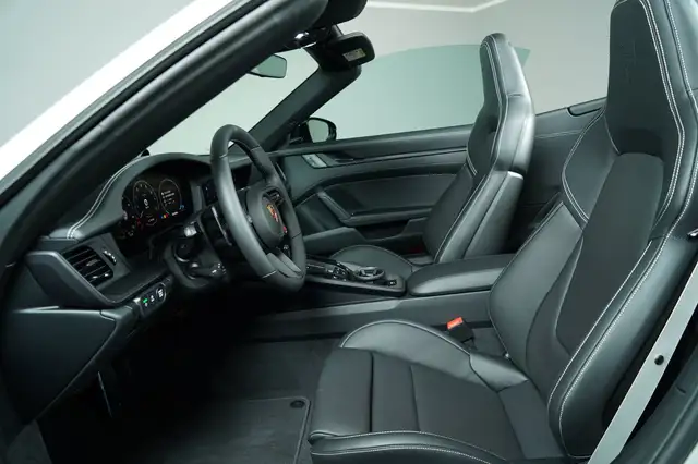 Porsche 911 Carrera GTS Cabriolet Ansicht 17