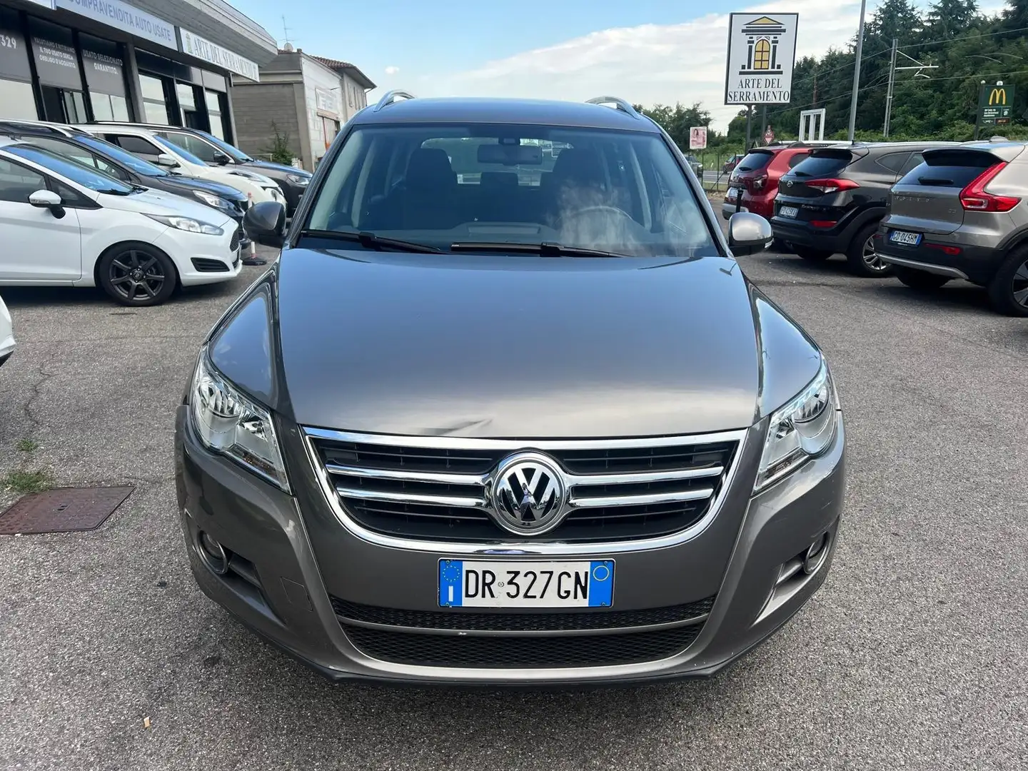 Volkswagen Tiguan 2.0 tsi Sport 4motion 200cv Gris - 2