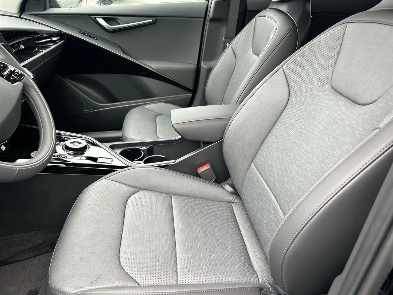 Kia Niro снимка Kia Niro