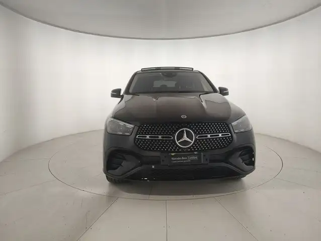 Mercedes-Benz 450 view 2