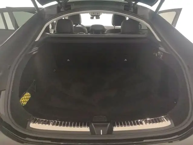 Mercedes-Benz 450 view 11