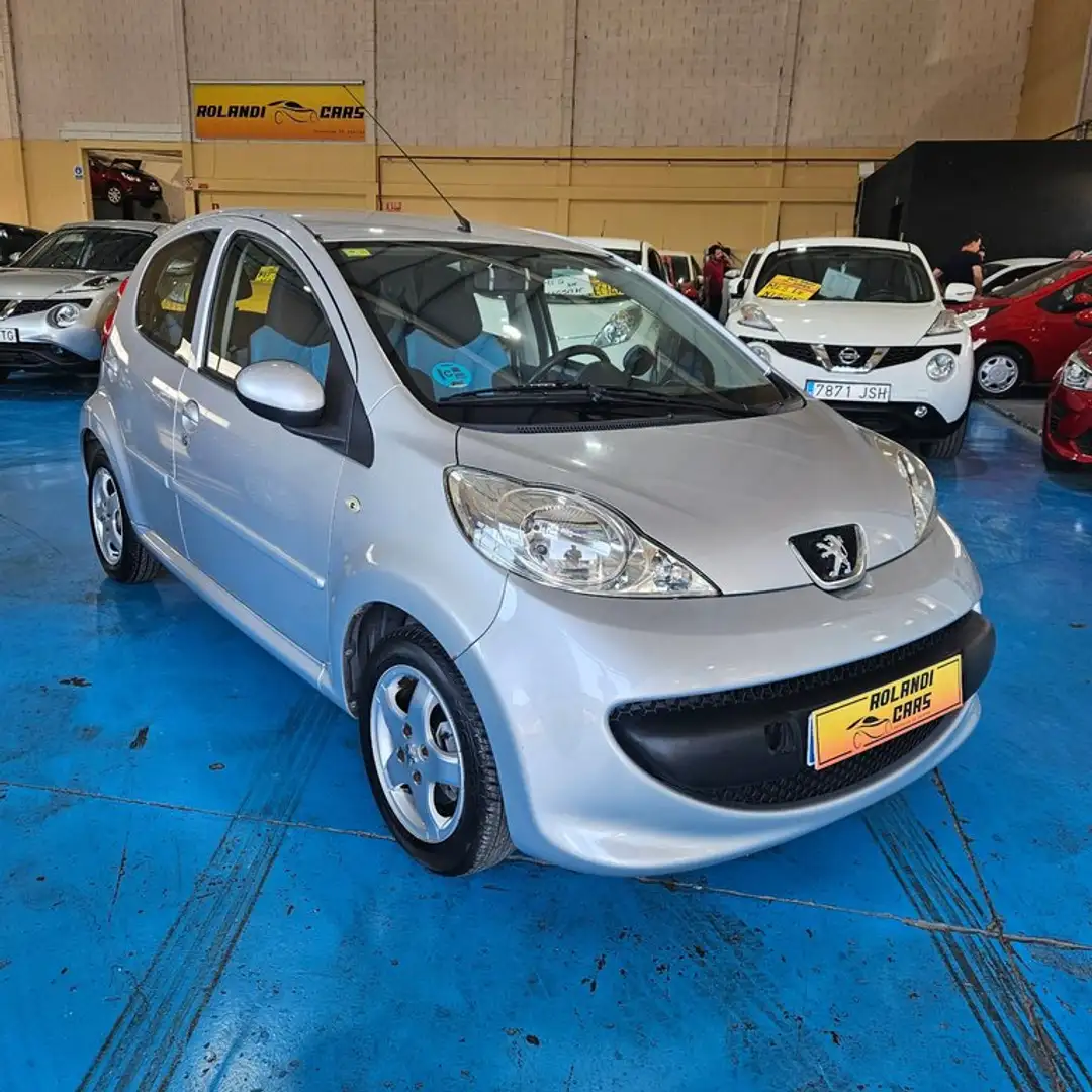 Peugeot 107 1.0i Urban Gris - 2